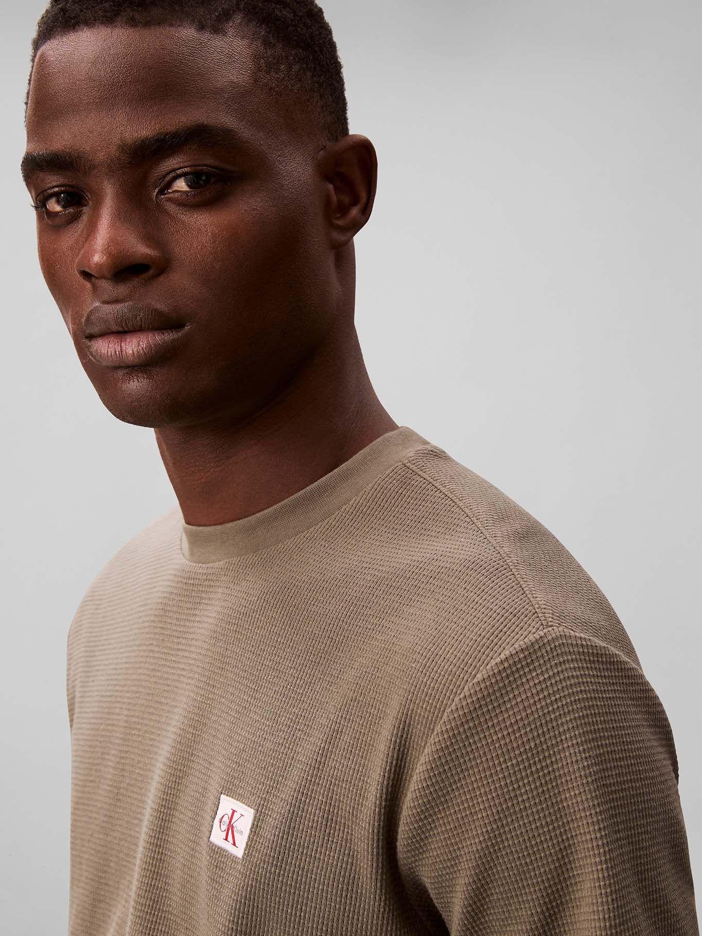 Polera en Tejido Waffle con Etiqueta Beige Calvin Klein-4
