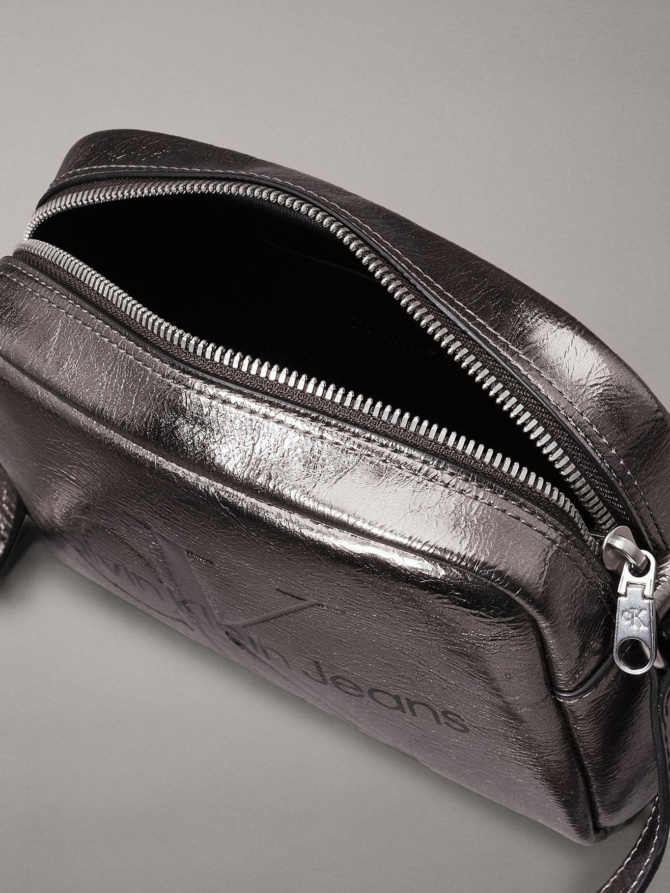 Bandolera Sculpted Tum Gris Calvin Klein-2