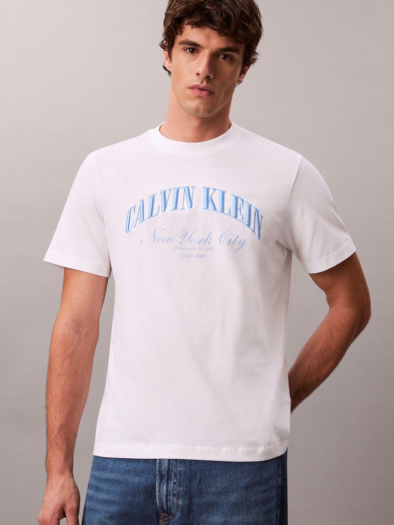 Polera de Logo Gráfico Blanco Calvin Klein-3