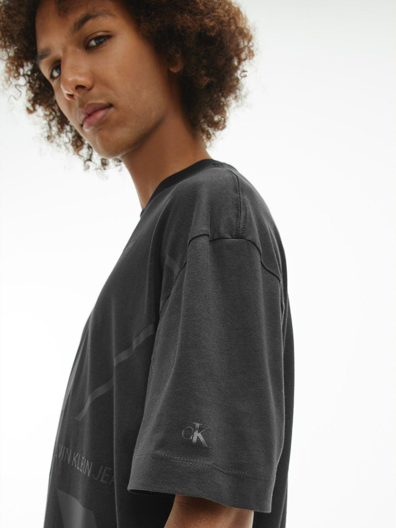 Polera Bold Monogram Oversized Negro Calvin Klein-3