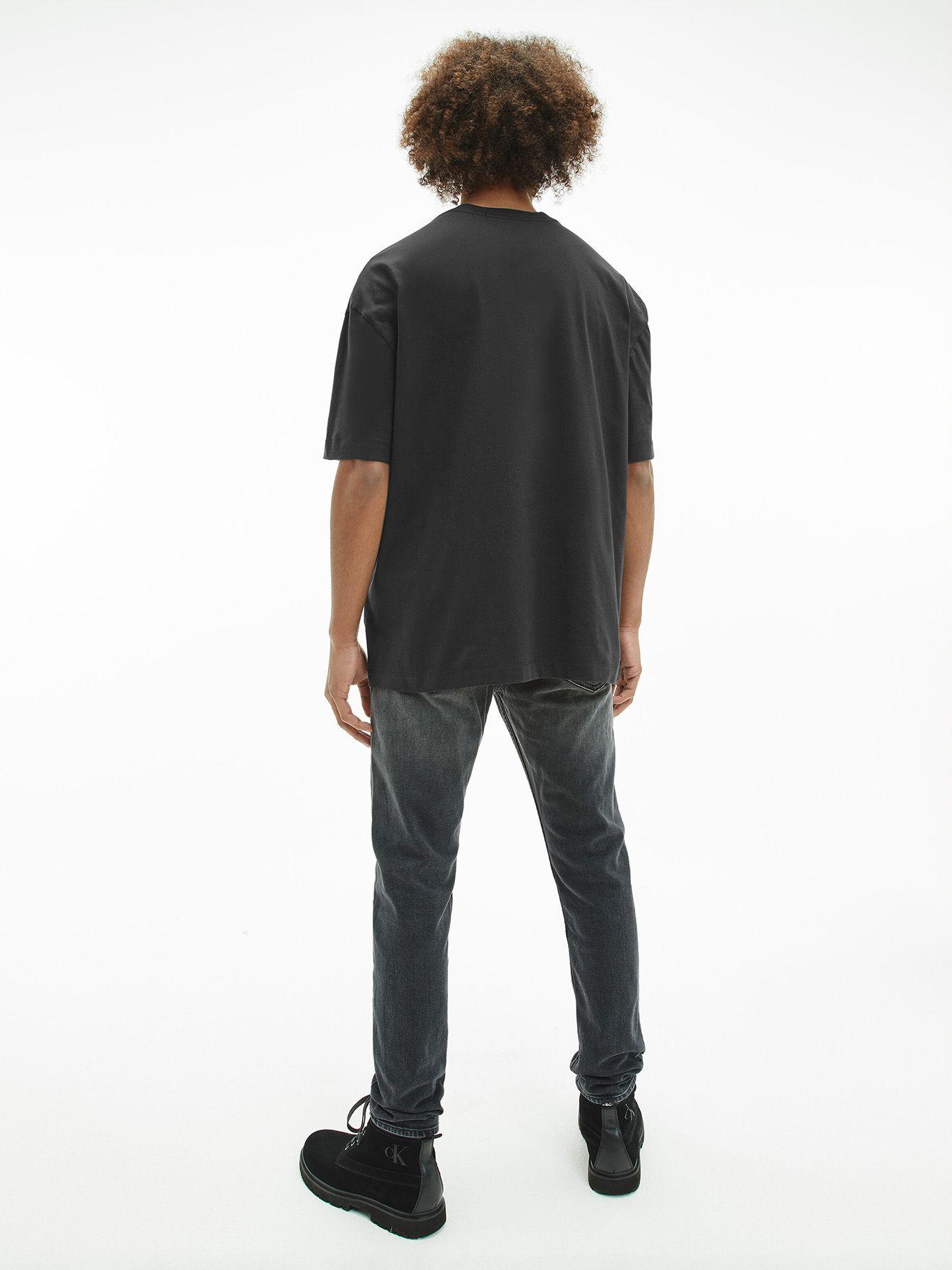 Polera Bold Monogram Oversized Negro Calvin Klein-2