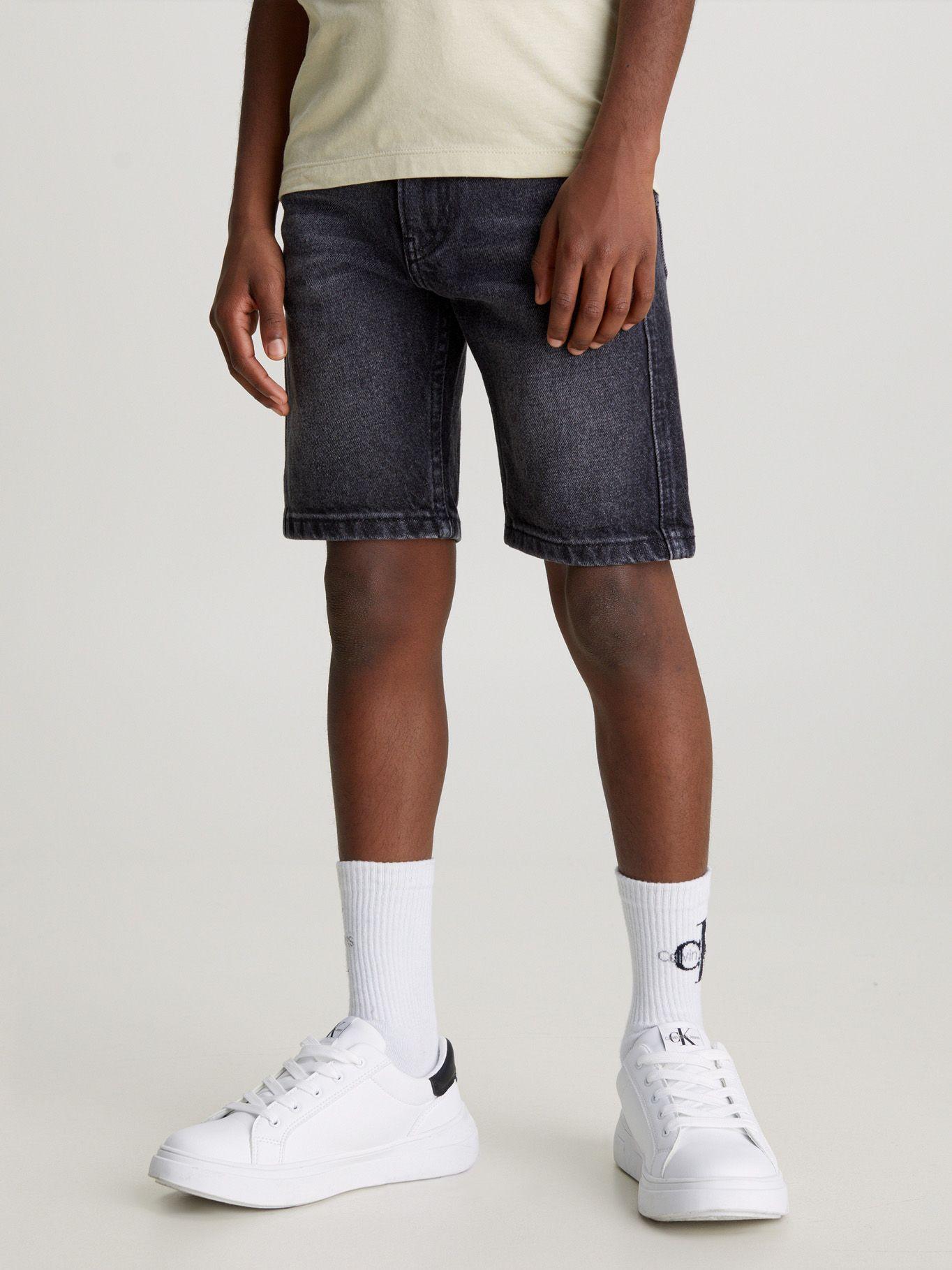Short Niño Relaxed Washed Negro Calvin Klein-0
