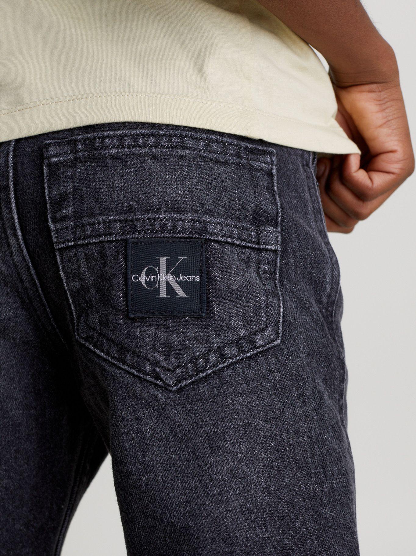 Short Niño Relaxed Washed Negro Calvin Klein-3