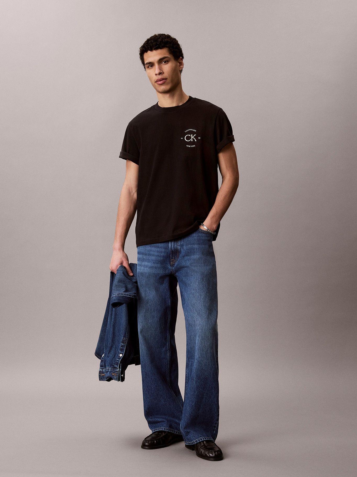 Polera con Estampado Gráfico Negro Calvin Klein-1