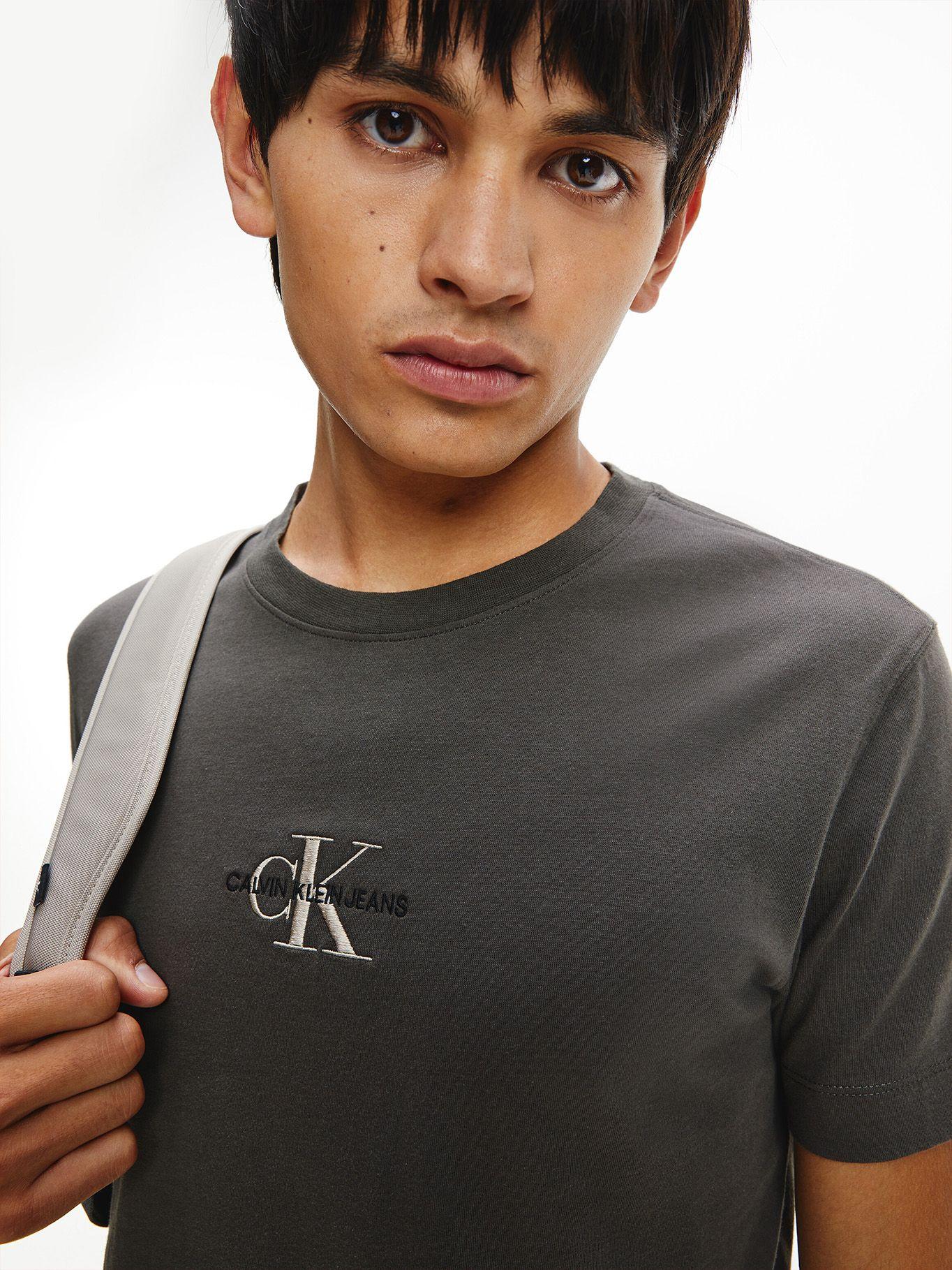Polera New Iconic Essential Verde Calvin Klein-3