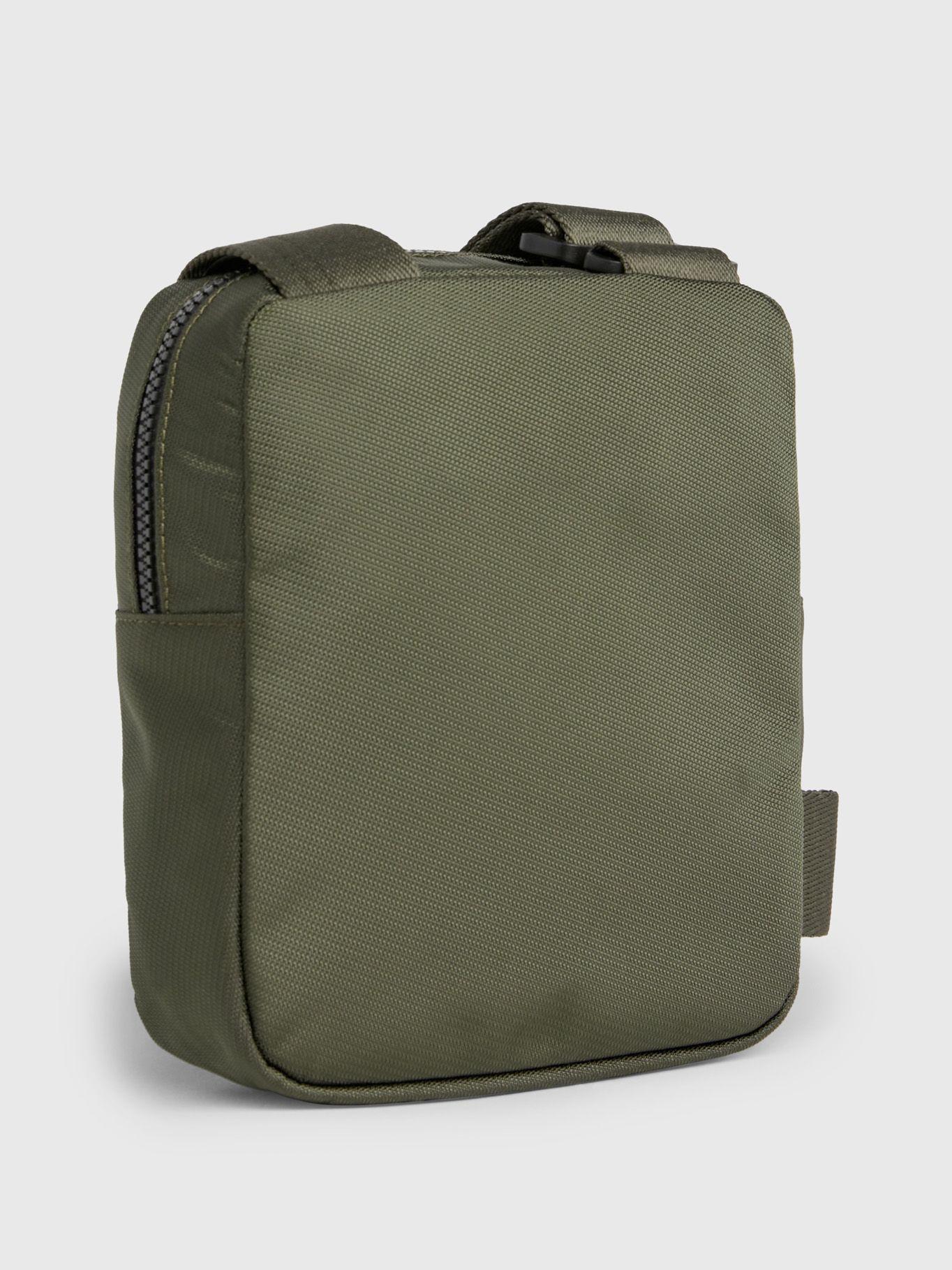 Bolso Reporter Ck Essential Conv  S Verde Calvin Klein-1