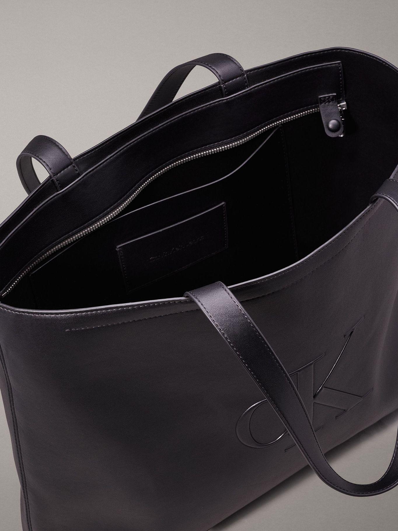 Cartera Tote Sculpted Slim Negro Calvin Klein-2