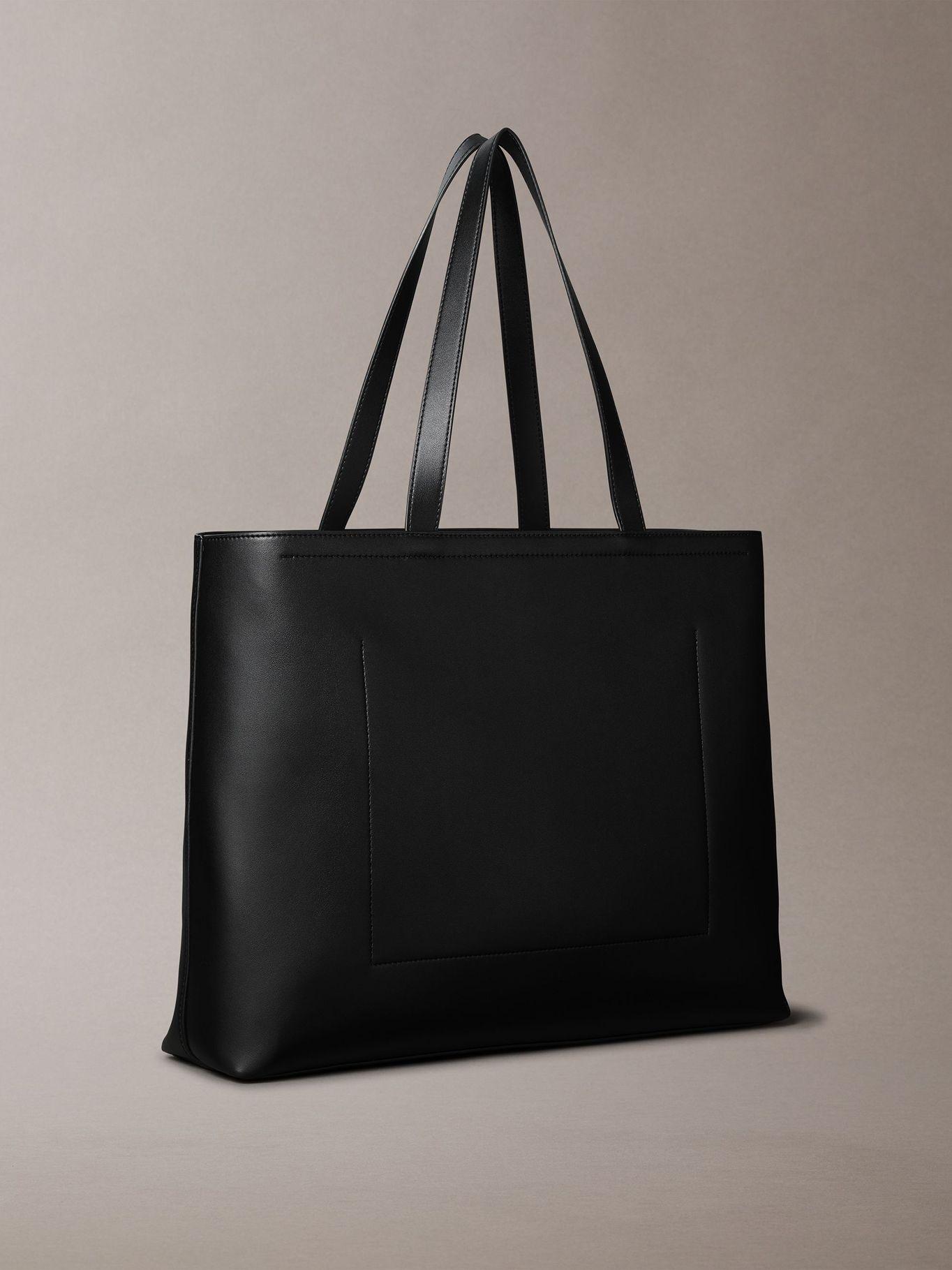 Cartera Tote Sculpted Slim Negro Calvin Klein-1
