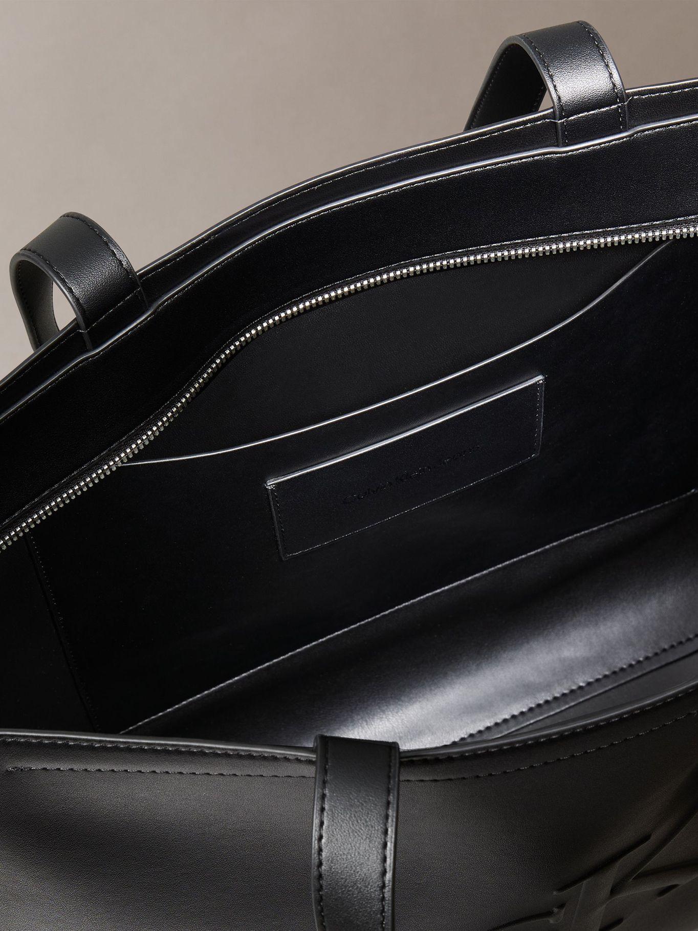 Cartera Tote Sculpted Slim Negro Calvin Klein-2