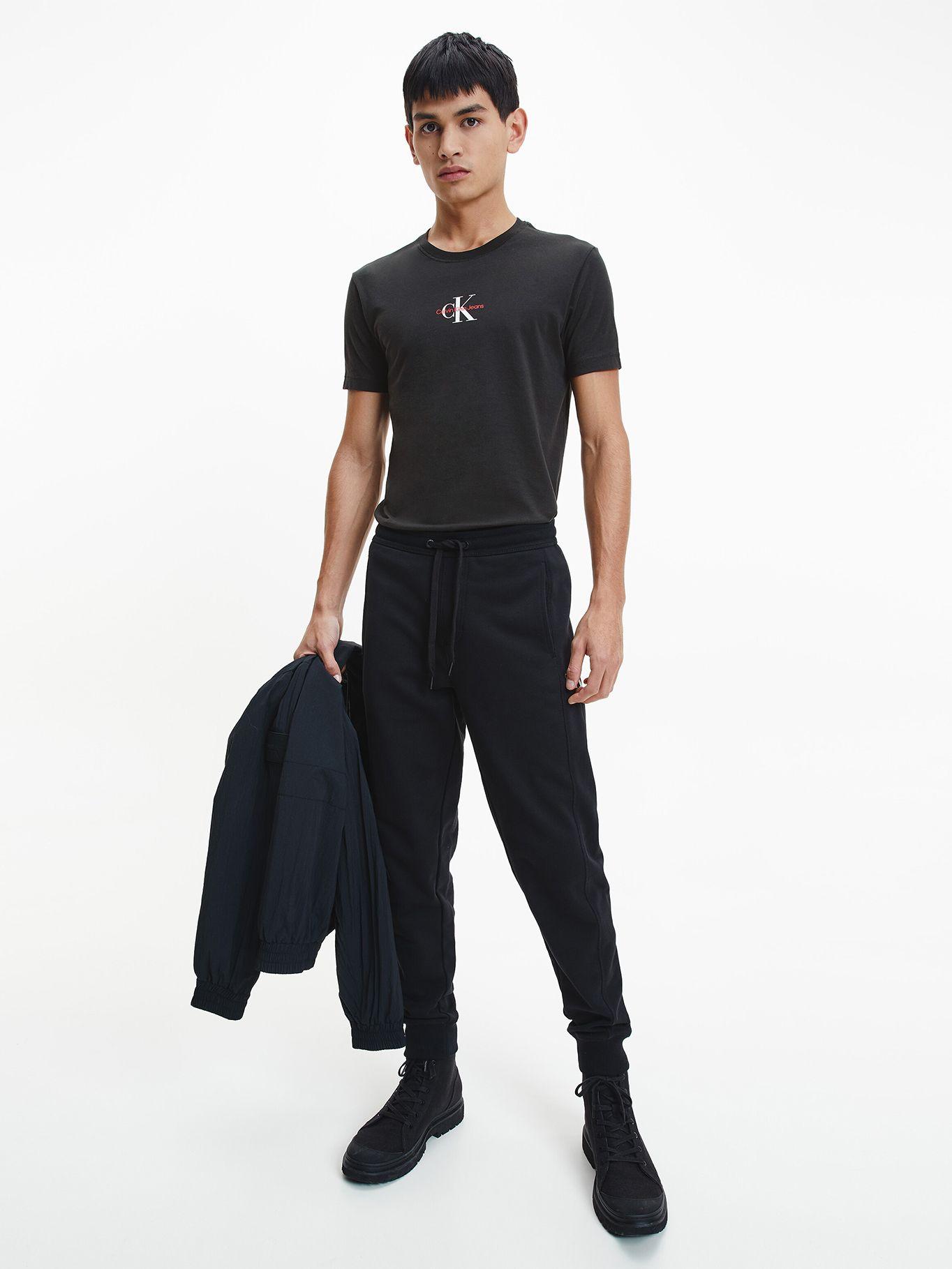 Polera Monogram Logo Negro SP22 Calvin Klein-1