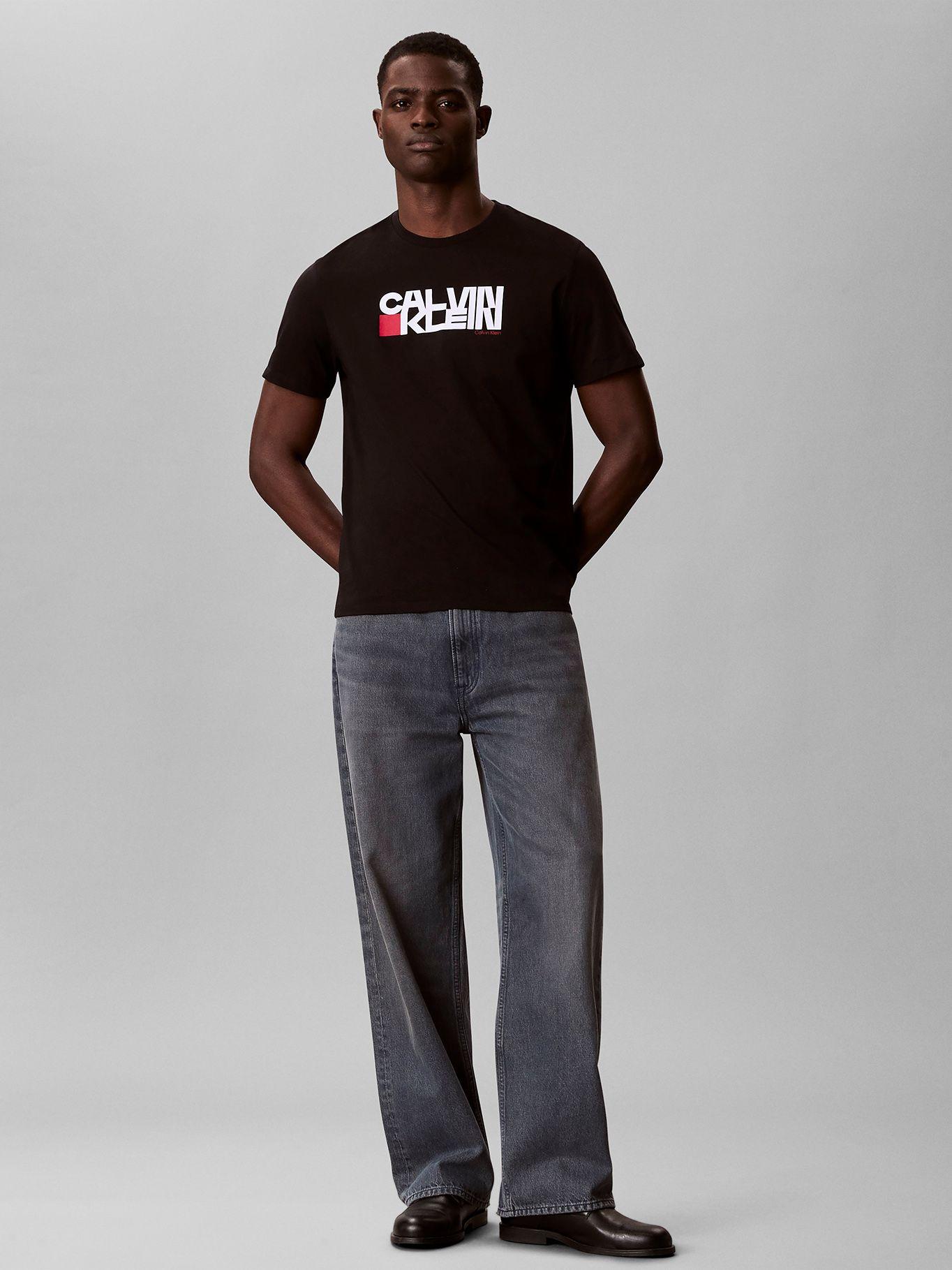 Polera con Estampado Gráfico Redbox Negro Calvin Klein-1