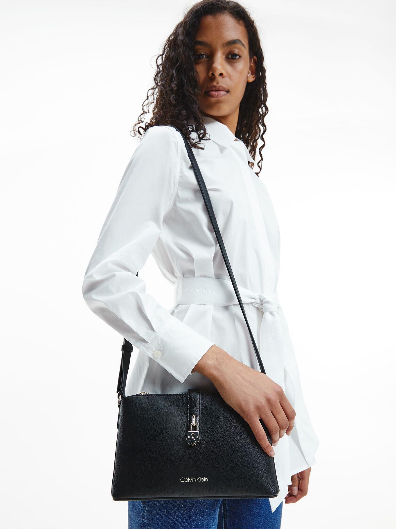 Bandolera Padlock Negro Calvin Klein Mujer-5