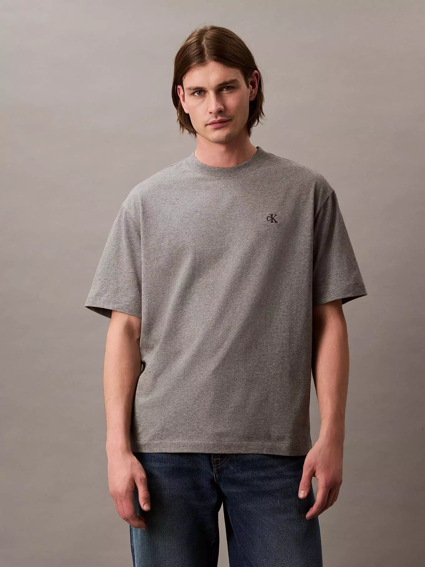 Polera Relaxed con Monograma Archive Gris Calvin Klein-0