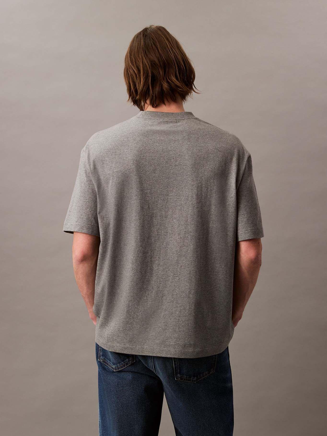 Polera Relaxed con Monograma Archive Gris Calvin Klein-2