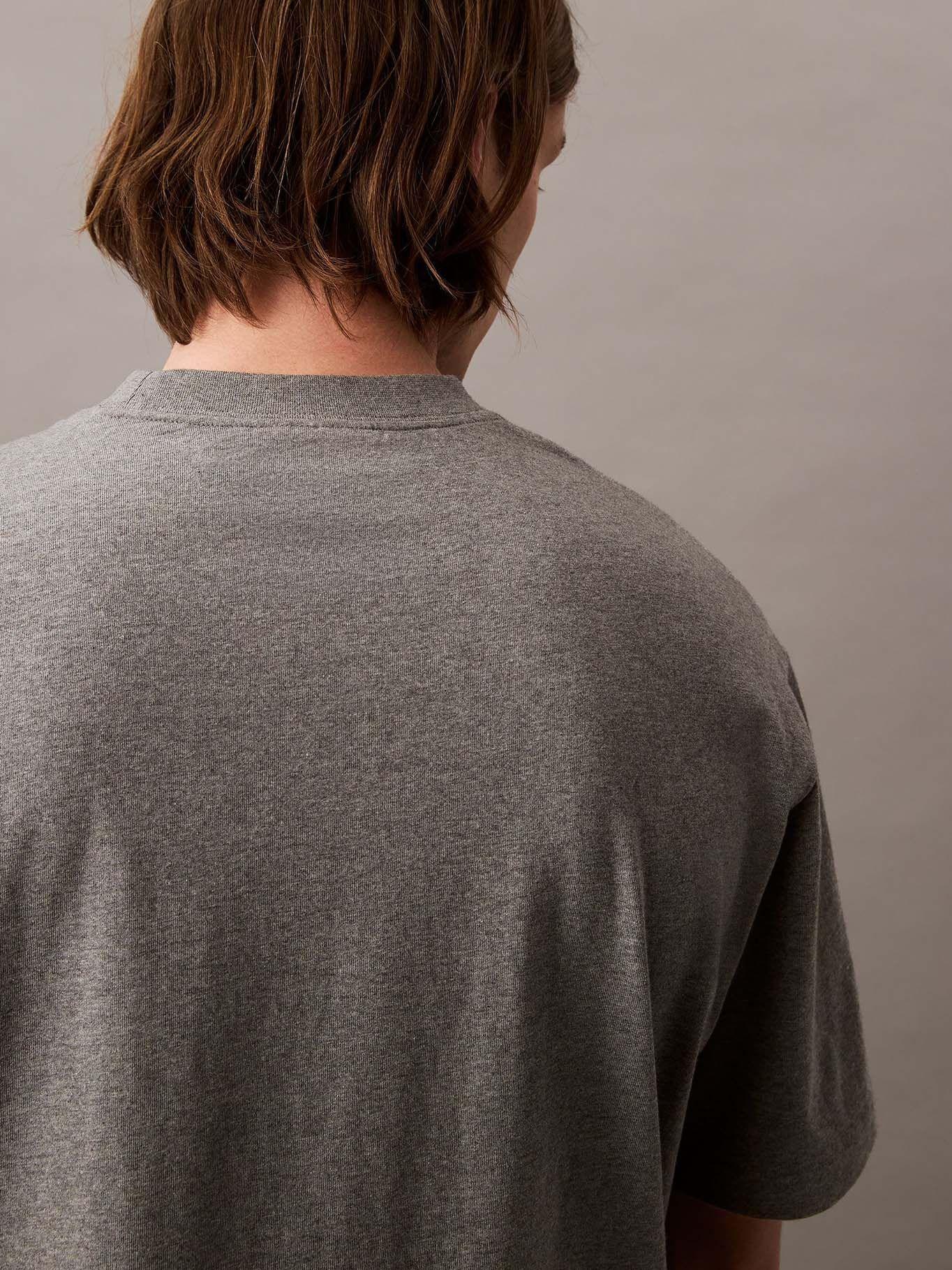 Polera Relaxed con Monograma Archive Gris Calvin Klein-5