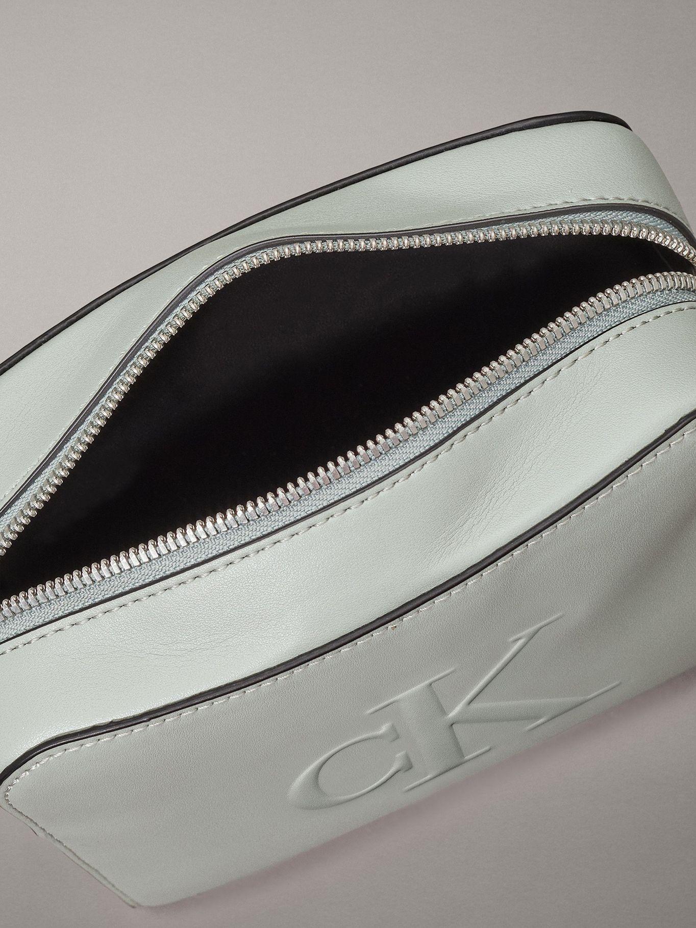 Bandolera Sculpted Deboss Verde Calvin Klein-2