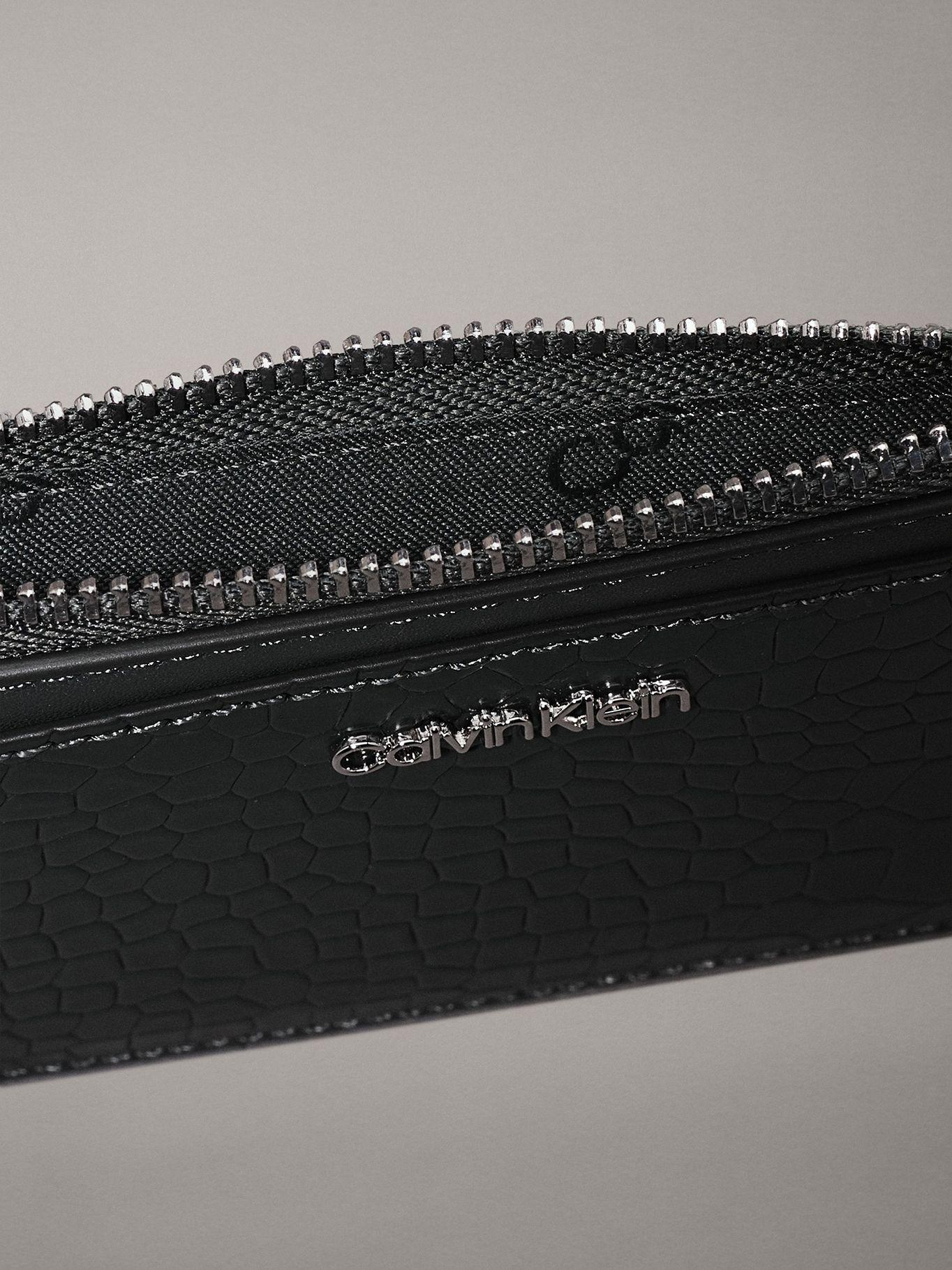 Tarjetero CK Must Croco Verde Calvin Klein-2