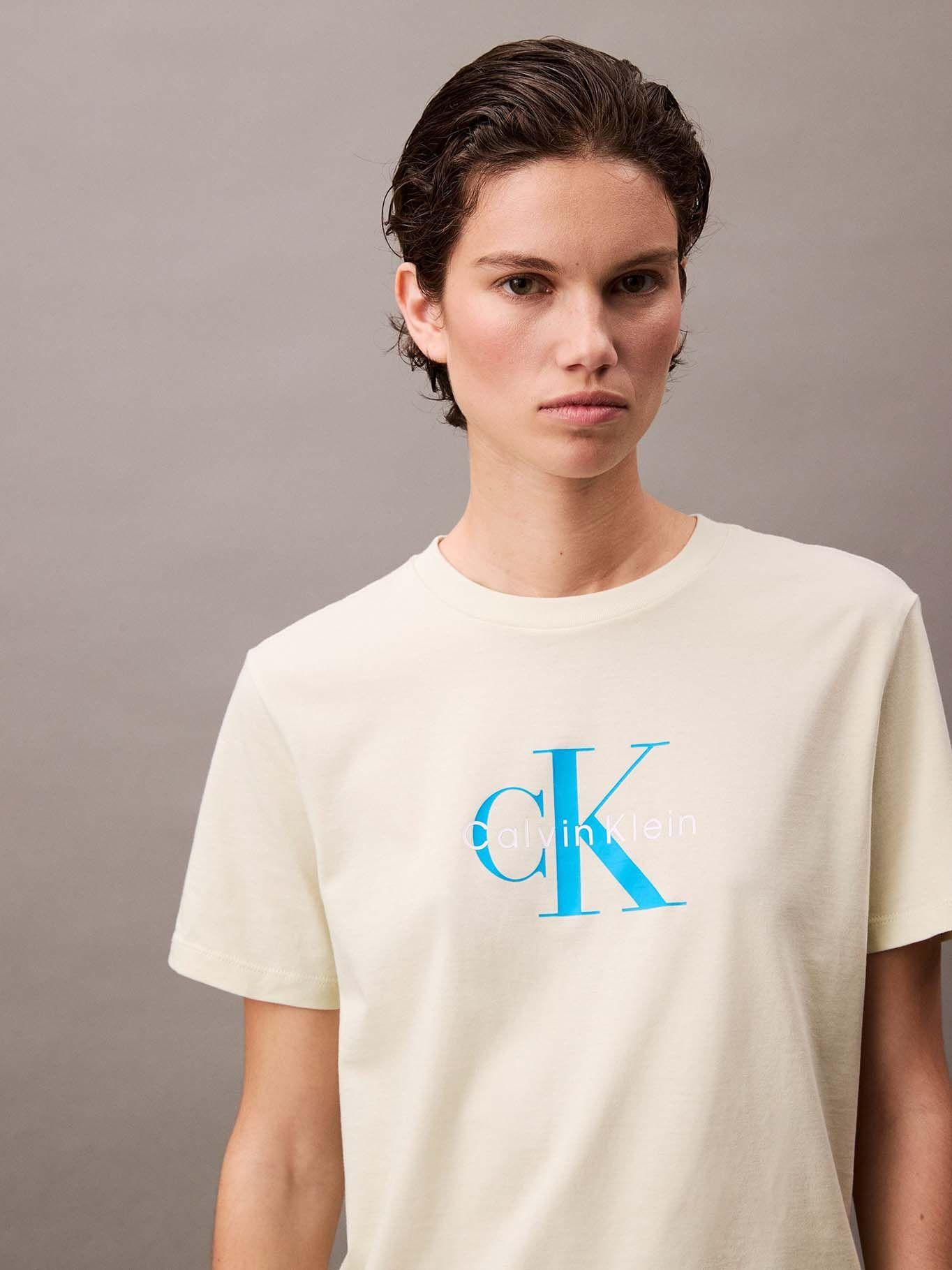 Polera Classic Monogram Hero Amarillo Calvin Klein-3