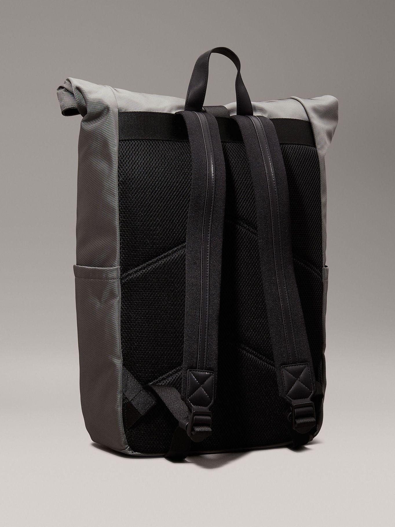Mochila Ck Essential Folded Gris Calvin Klein-2