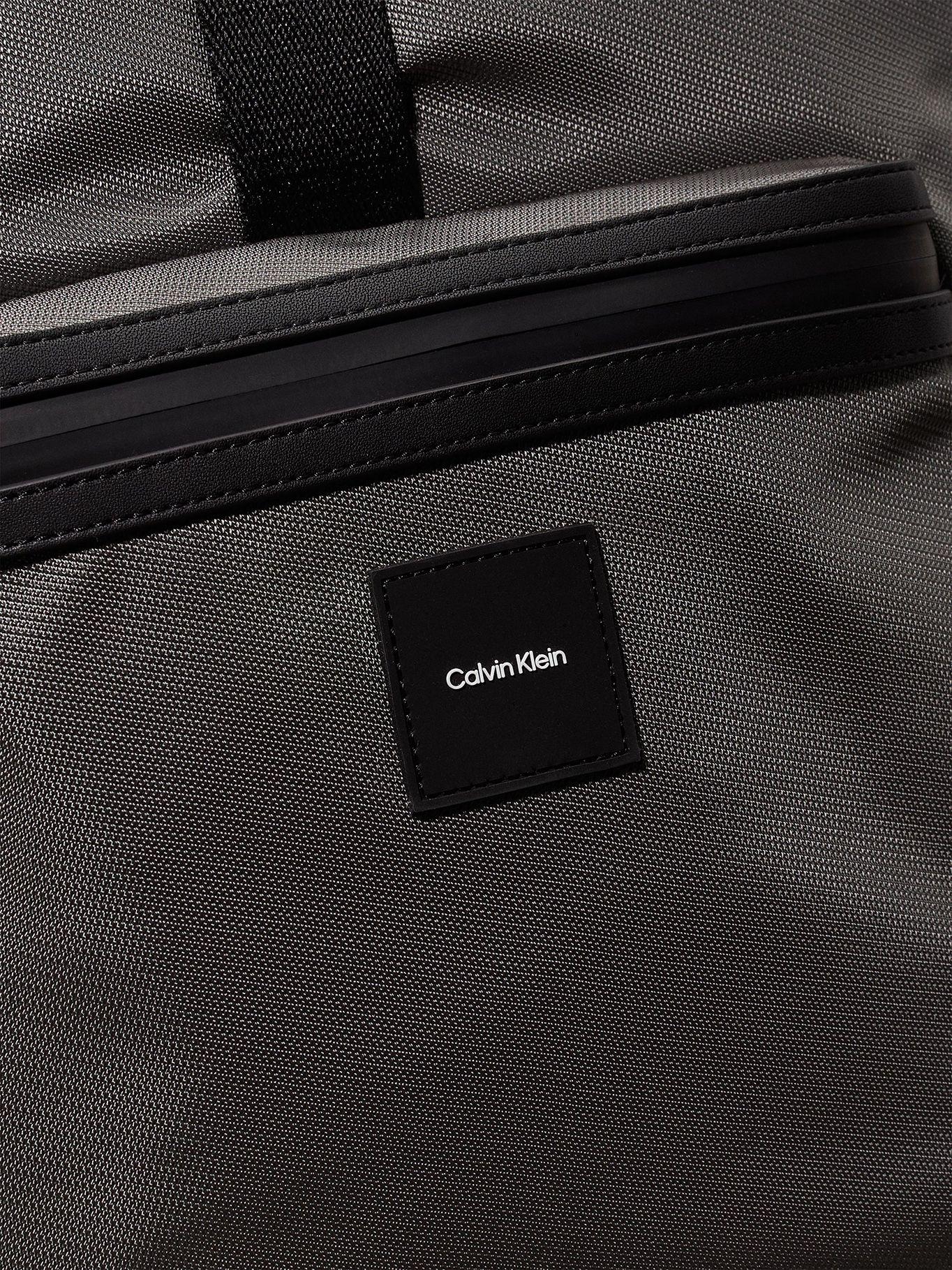Mochila Ck Essential Folded Gris Calvin Klein-4