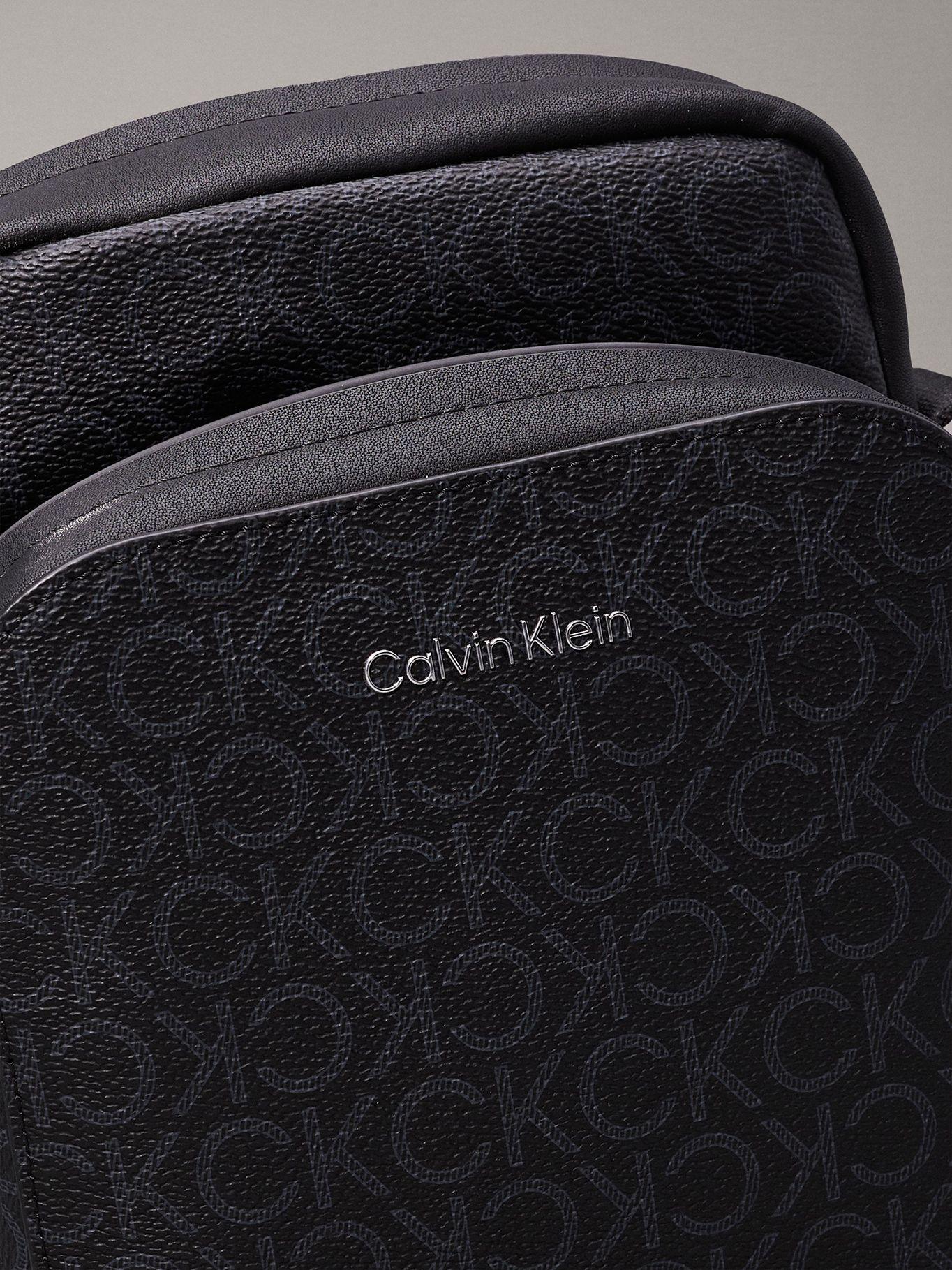 Bolso Reporter CK Must Mono Negro Calvin Klein-3