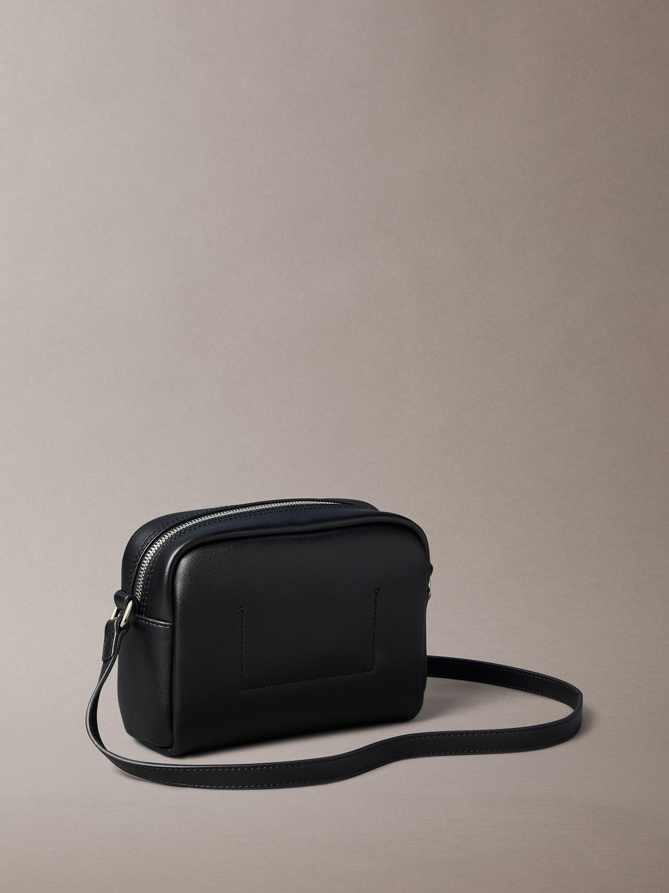 Bandolera Sculpted Negro Calvin Klein-2