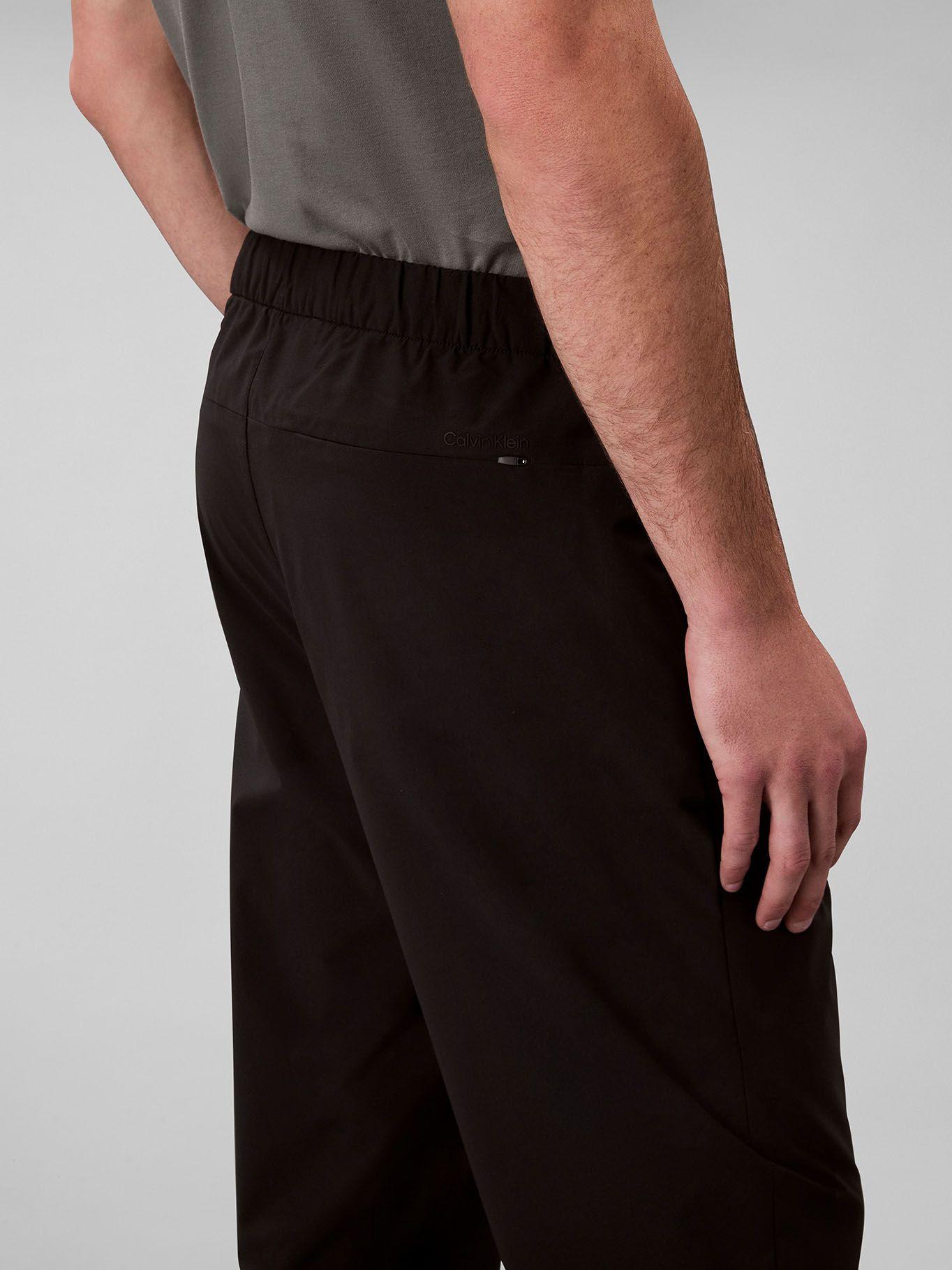 Pantalón Slim Tech Pull-On Negro Calvin Klein-4