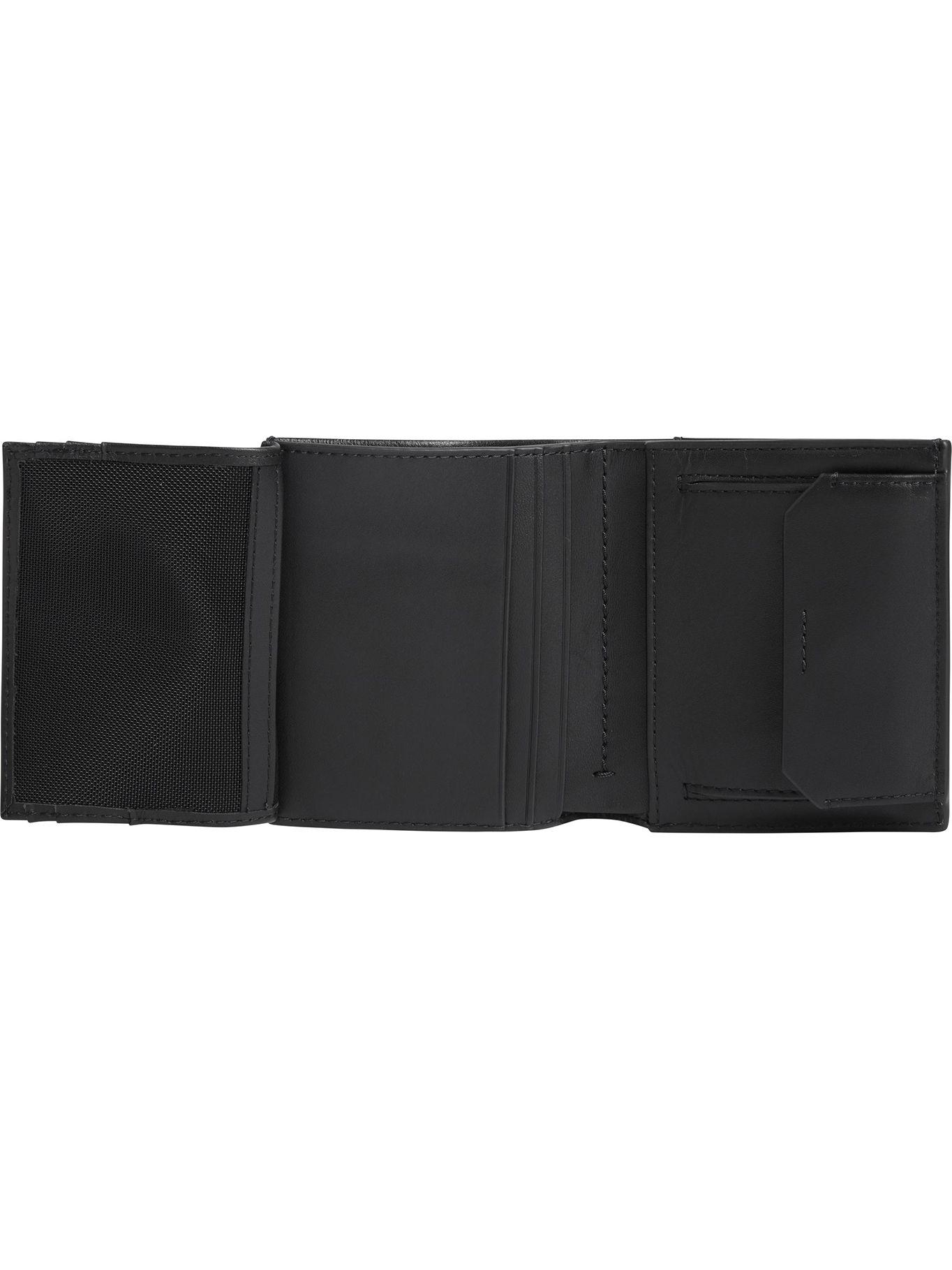 Billetera CK Diagonal Trifold 6CC Negro Calvin Klein-1