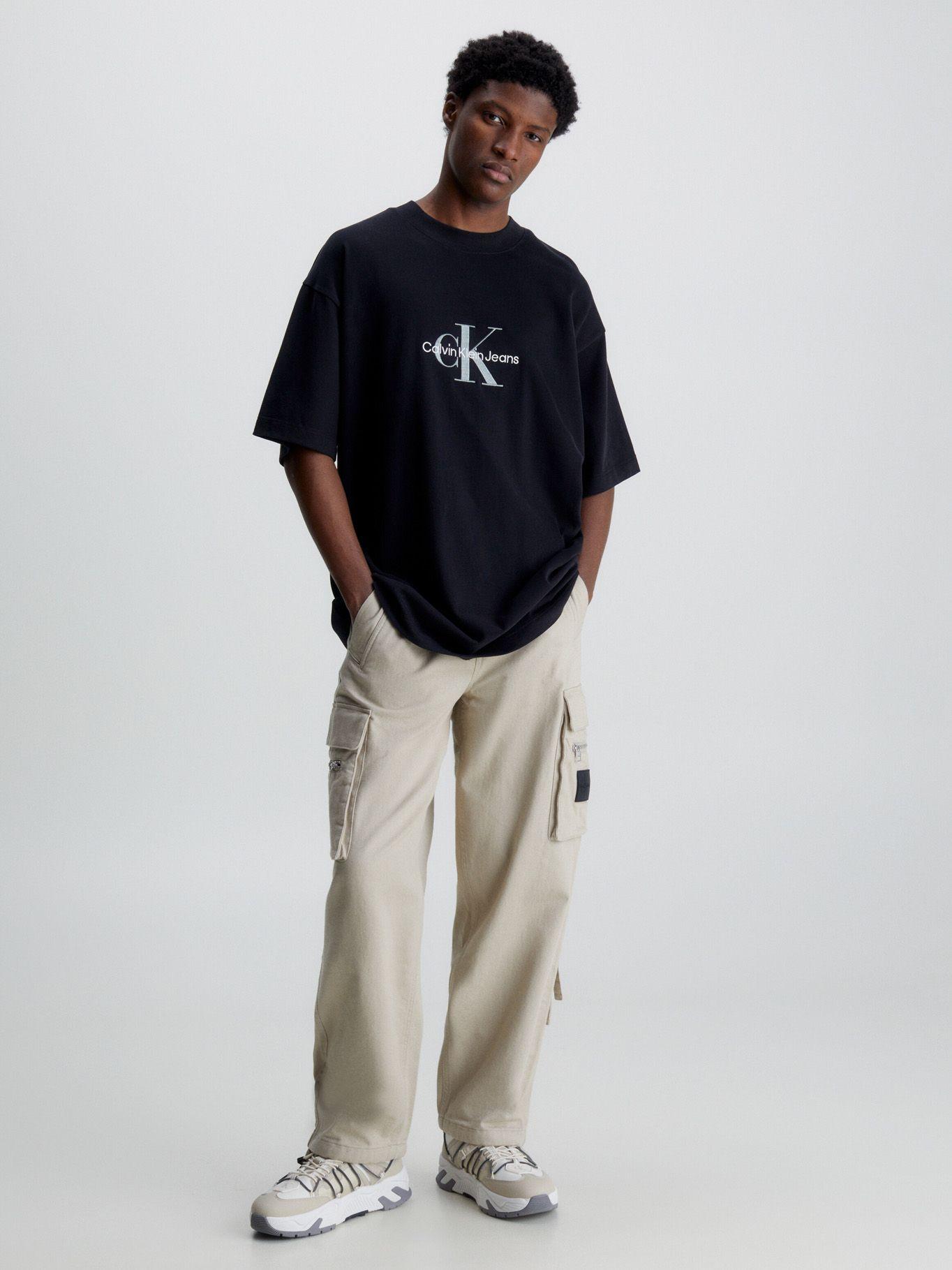 Polera Archival Monologo Negro Calvin Klein-1