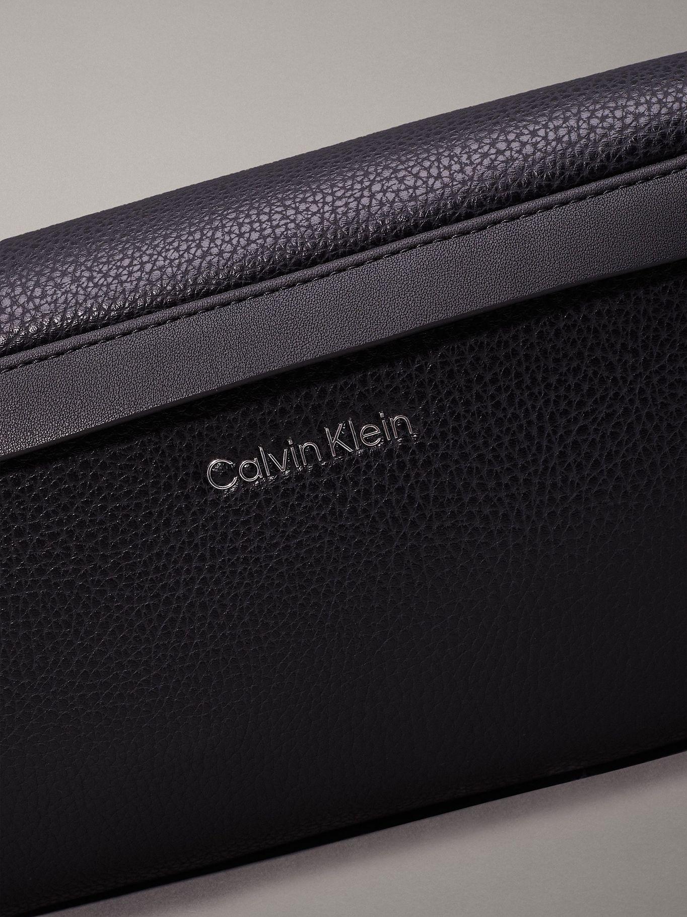 Banano Ck Must Negro Calvin Klein-3