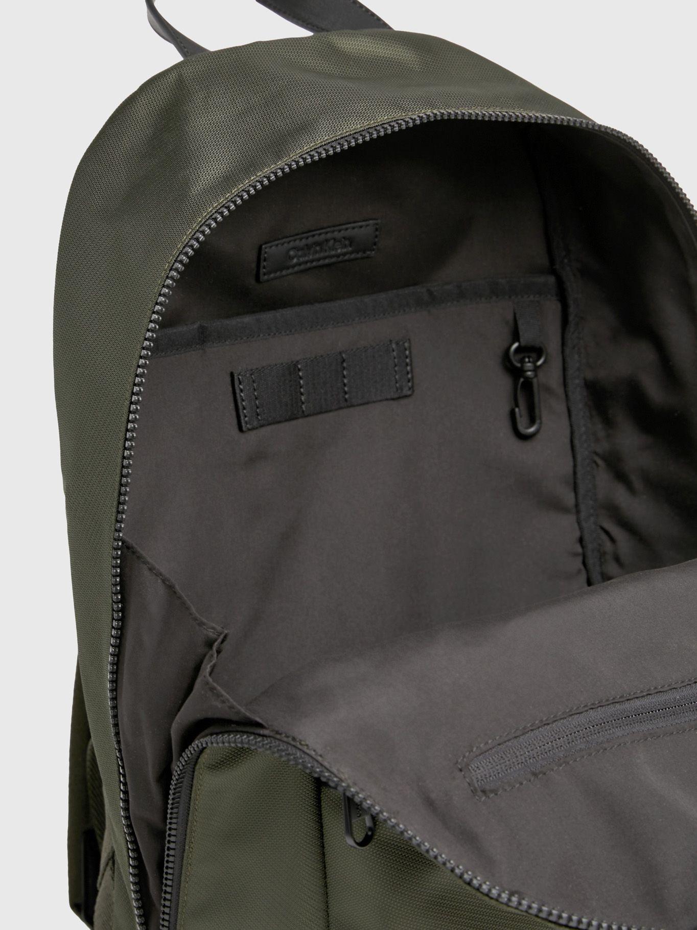 Mochila Ck Essential Campus Verde Calvin Klein-3