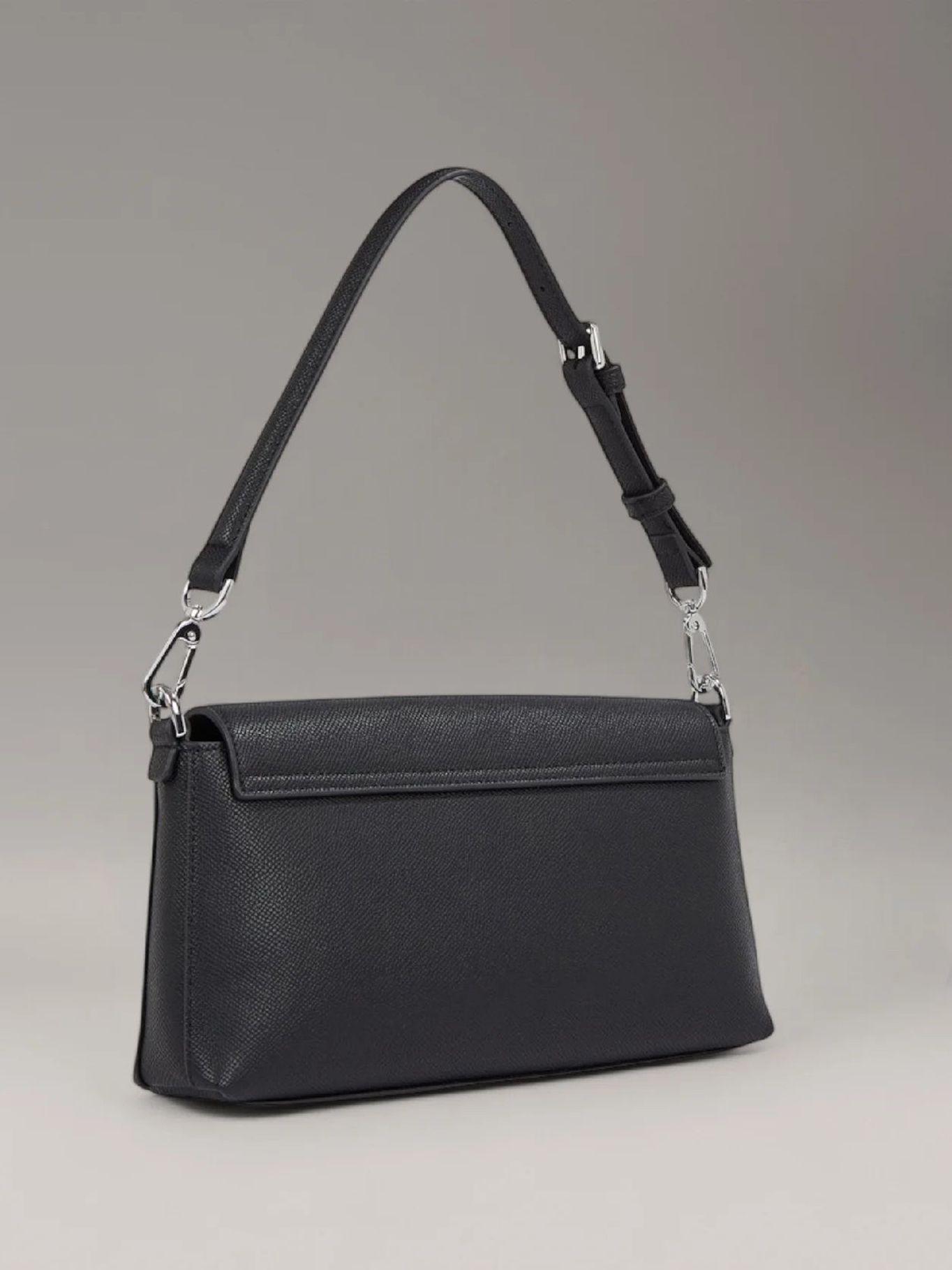 Cartera Ck Must Caviar Negro Calvin Klein-2