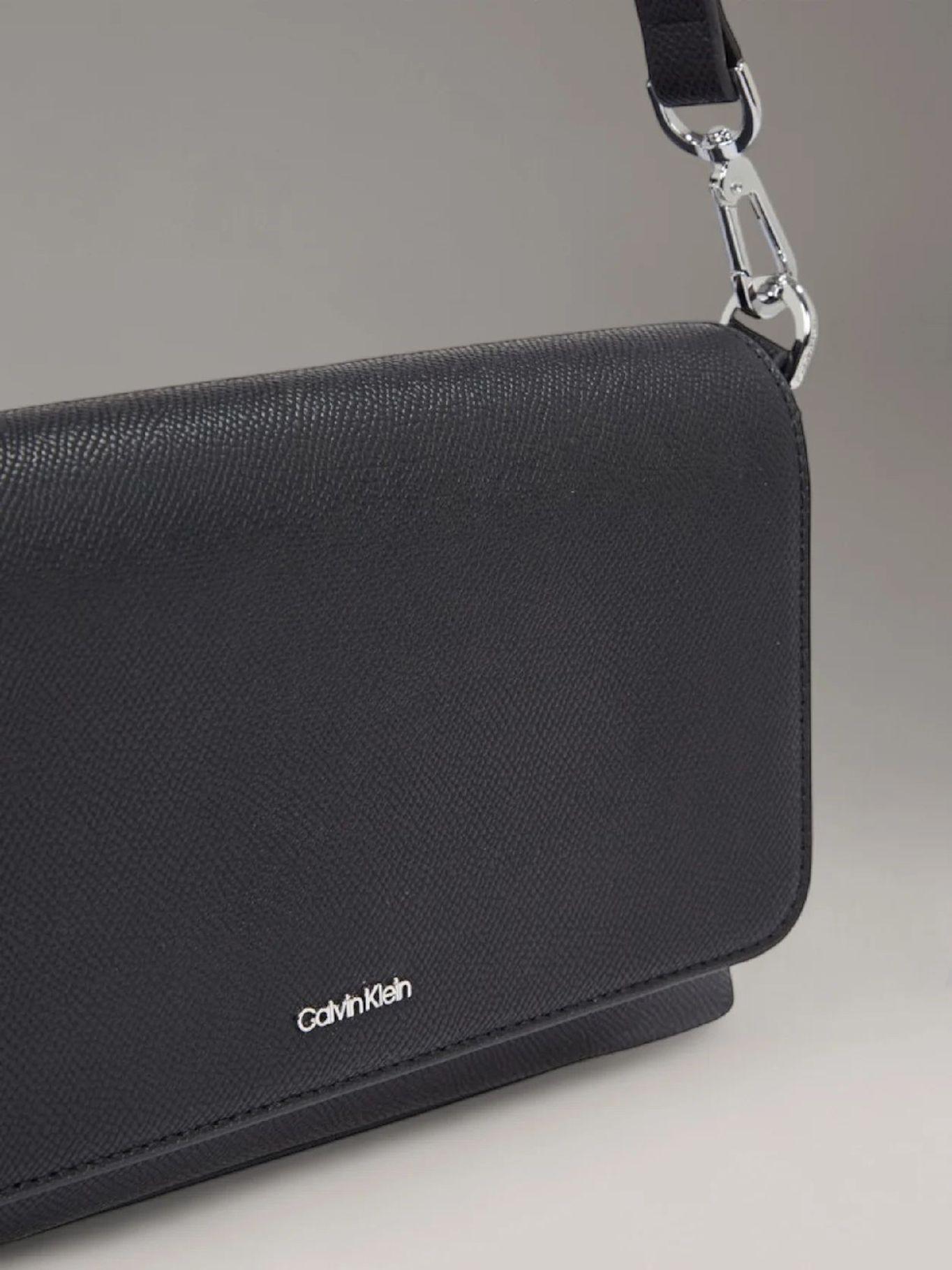 Cartera Ck Must Caviar Negro Calvin Klein-4