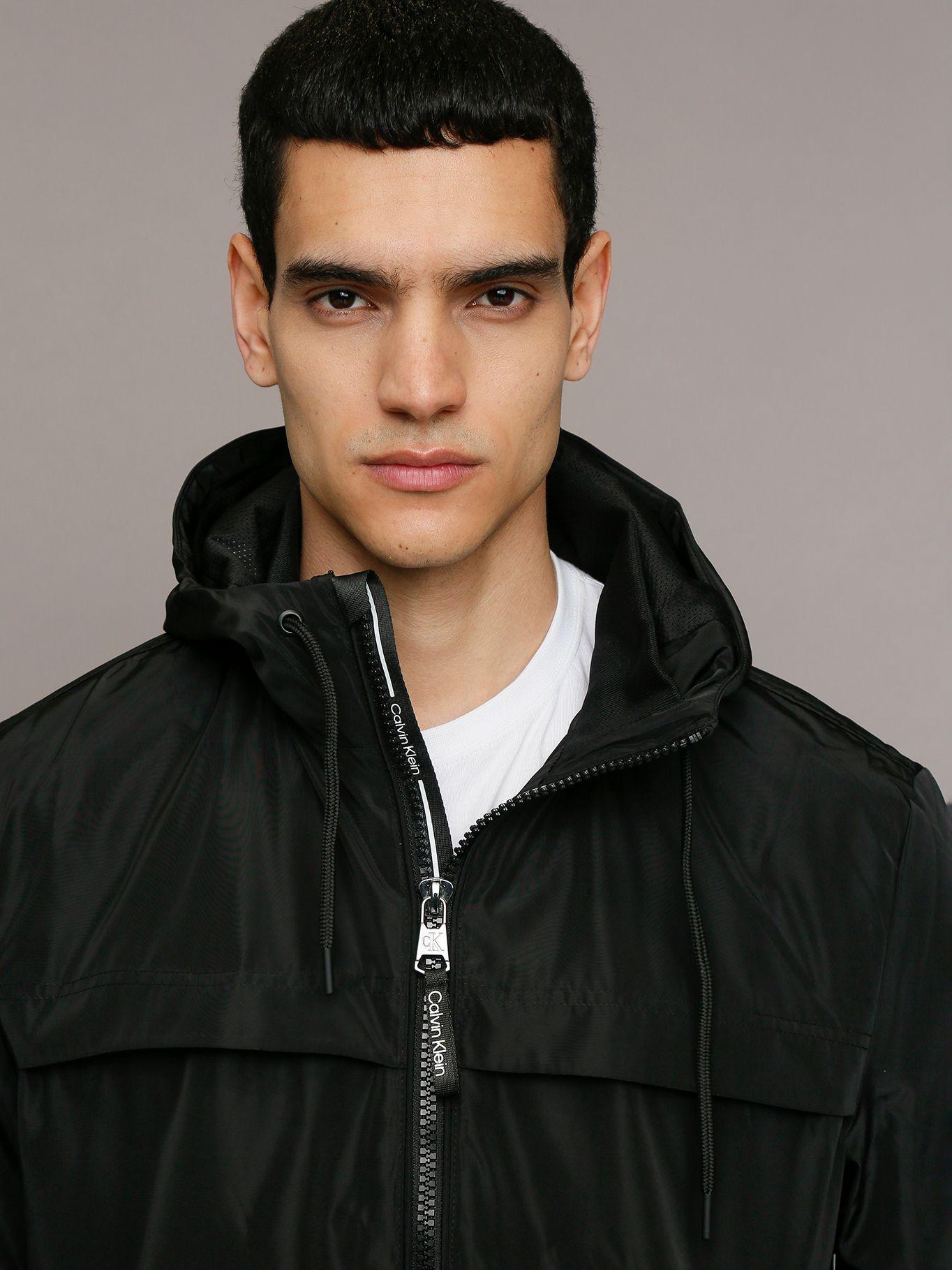 Chaqueta Ligera con Gorro Negro Calvin Klein-4