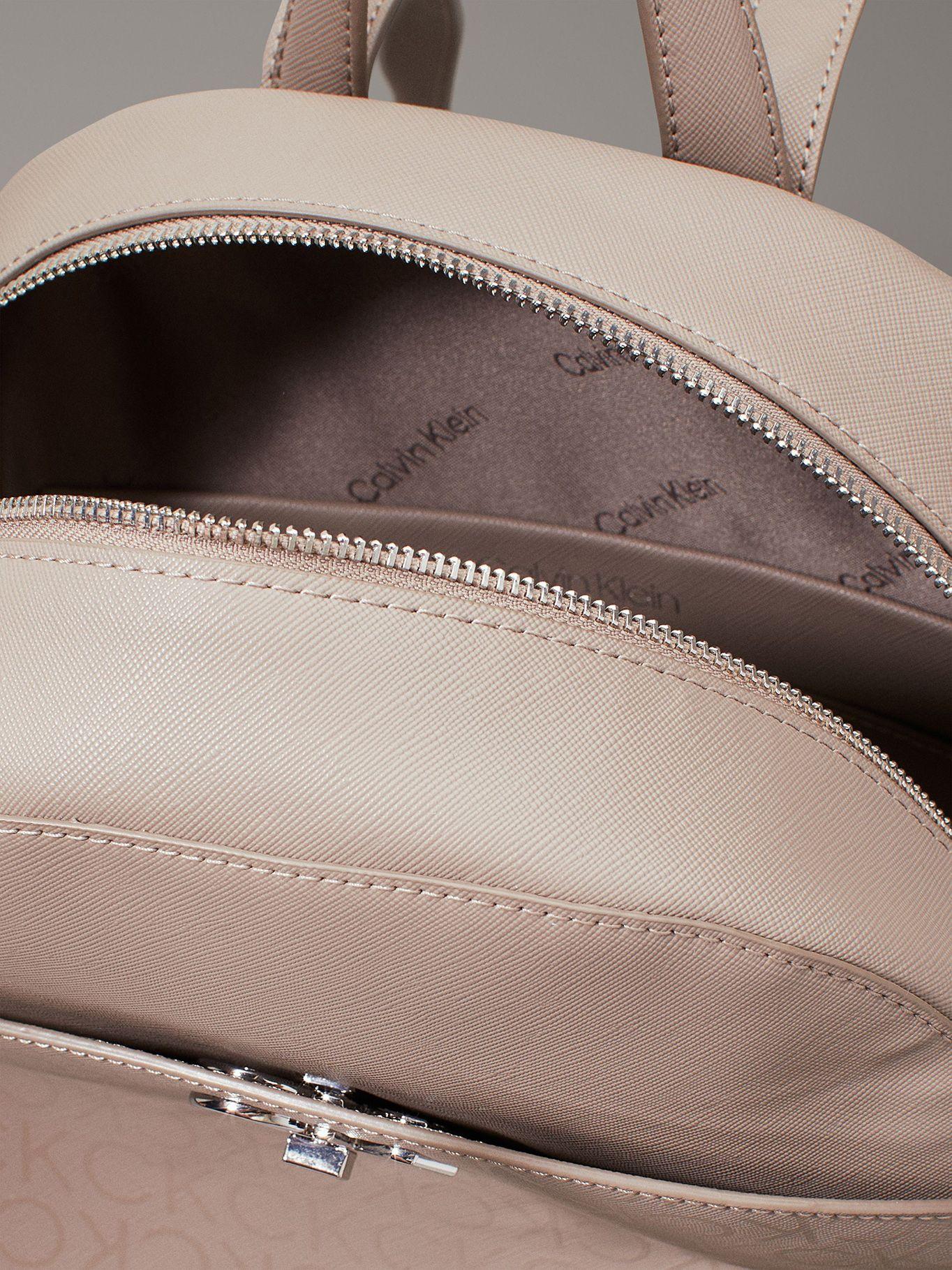 Mochilas Re-Lock Beige Calvin Klein-2