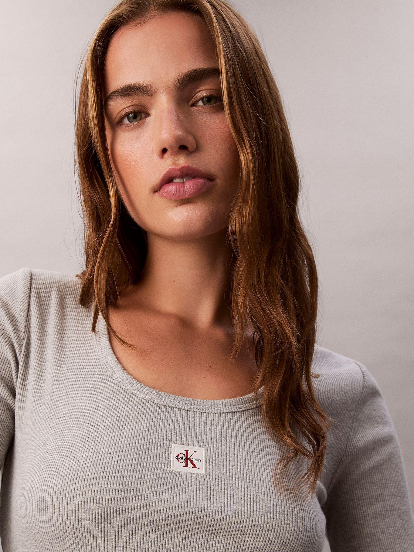 Polera Manga Larga con Cuello Scoop Gris Calvin Klein-4
