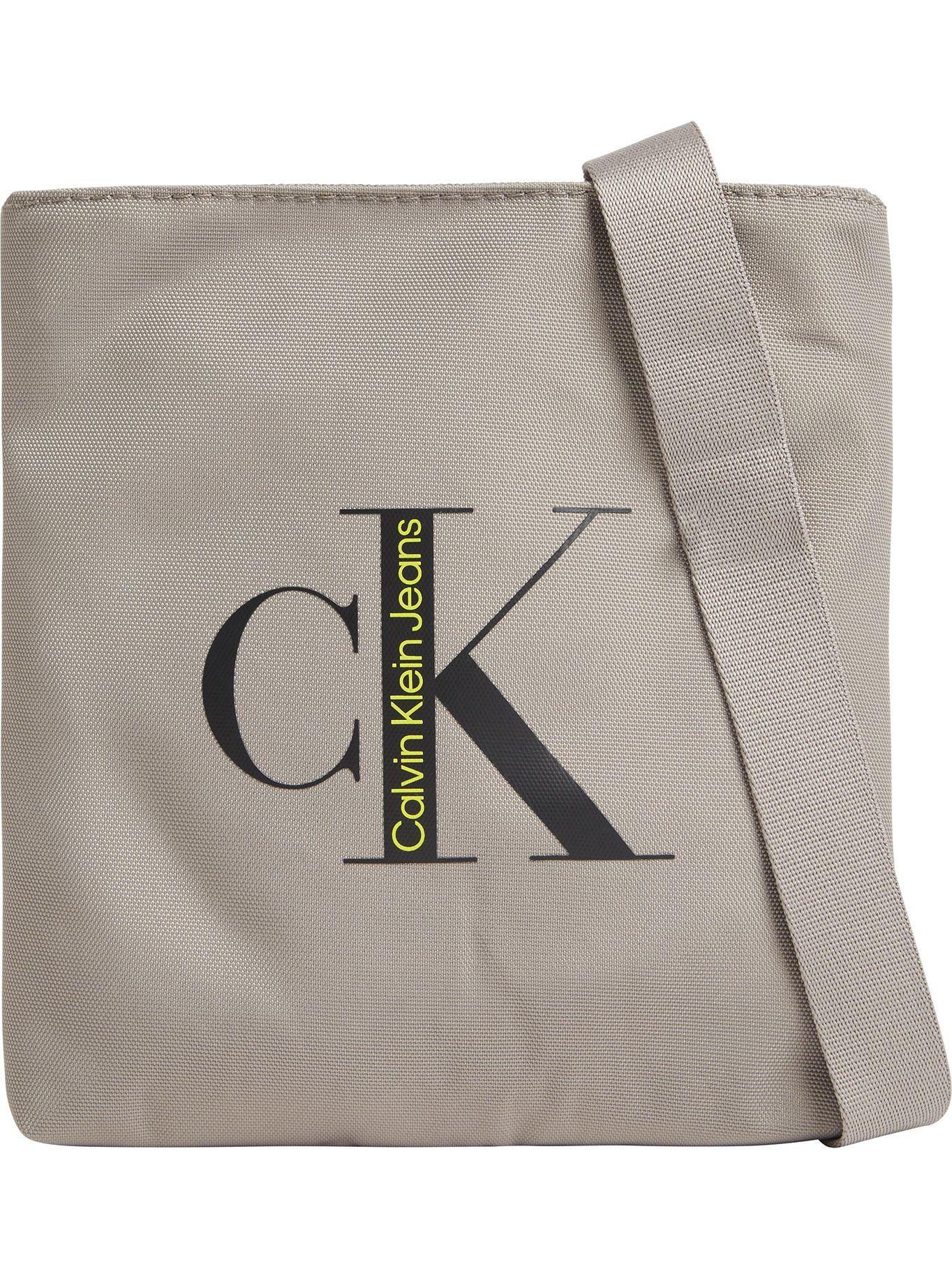 Cartera Sport Essentials Flatpack Gris Calvin Klein-0