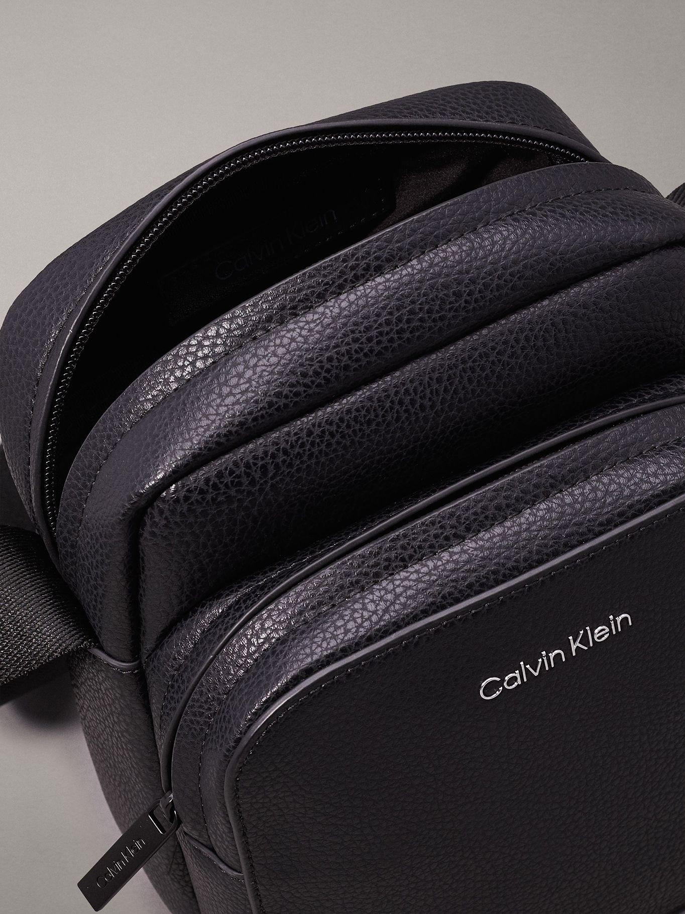 Bolso Reporter CK Must W/PCKt Negro Calvin Klein-2