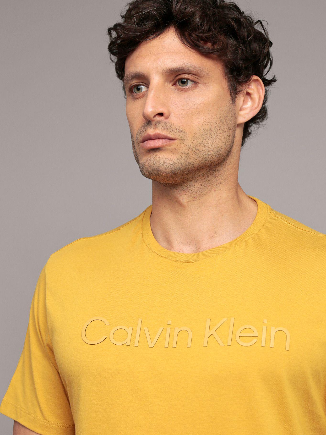 Polera con logotipo tonal Amarillo Calvin Klein-4