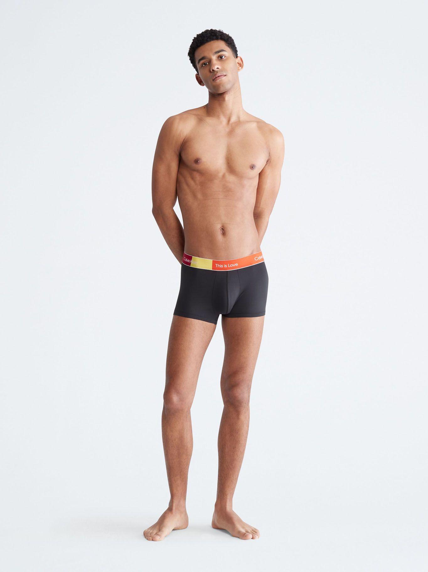 Boxer con Calvin Klein Negro Calvin Klein NB3513-001-3