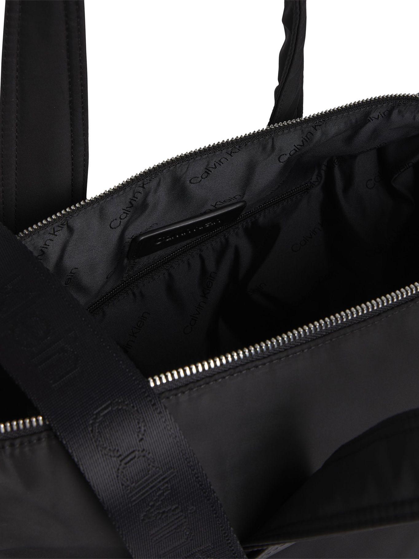Cartera Tote Essential Negro Calvin Klein-2
