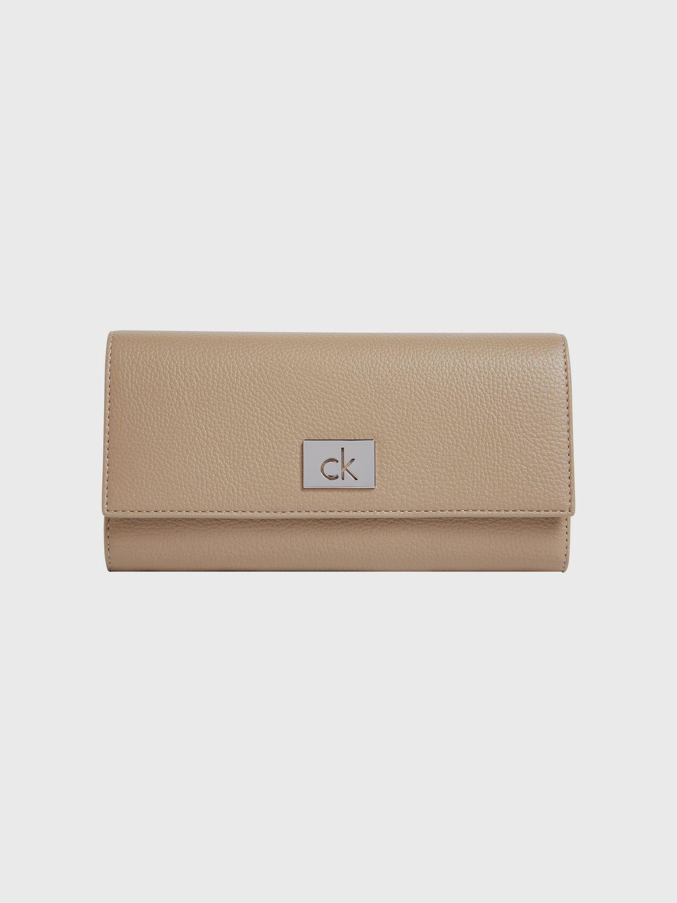 Billetera Ck Plaque Large Café Calvin Klein-0