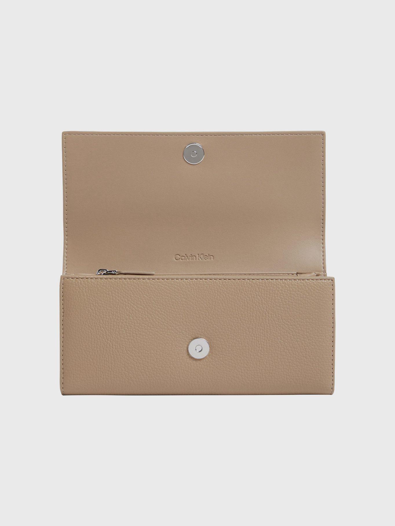 Billetera Ck Plaque Large Café Calvin Klein-1