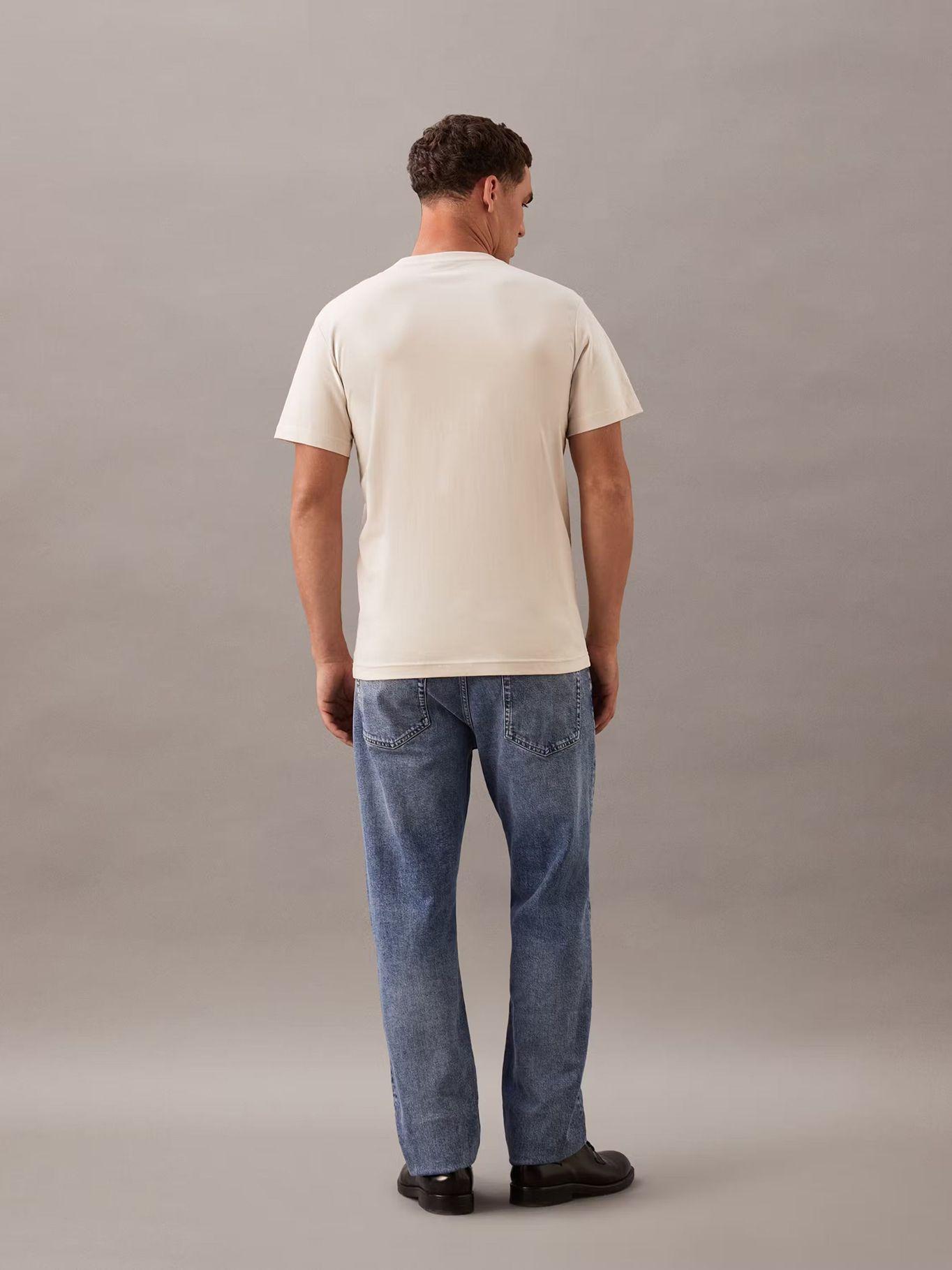 Polera con logotipo en caja pequeña Beige Calvin Klein-2