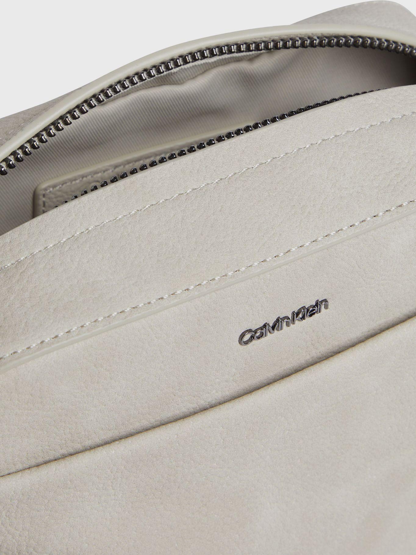 Bolso Reporter Ck Refined Beige Calvin Klein-3