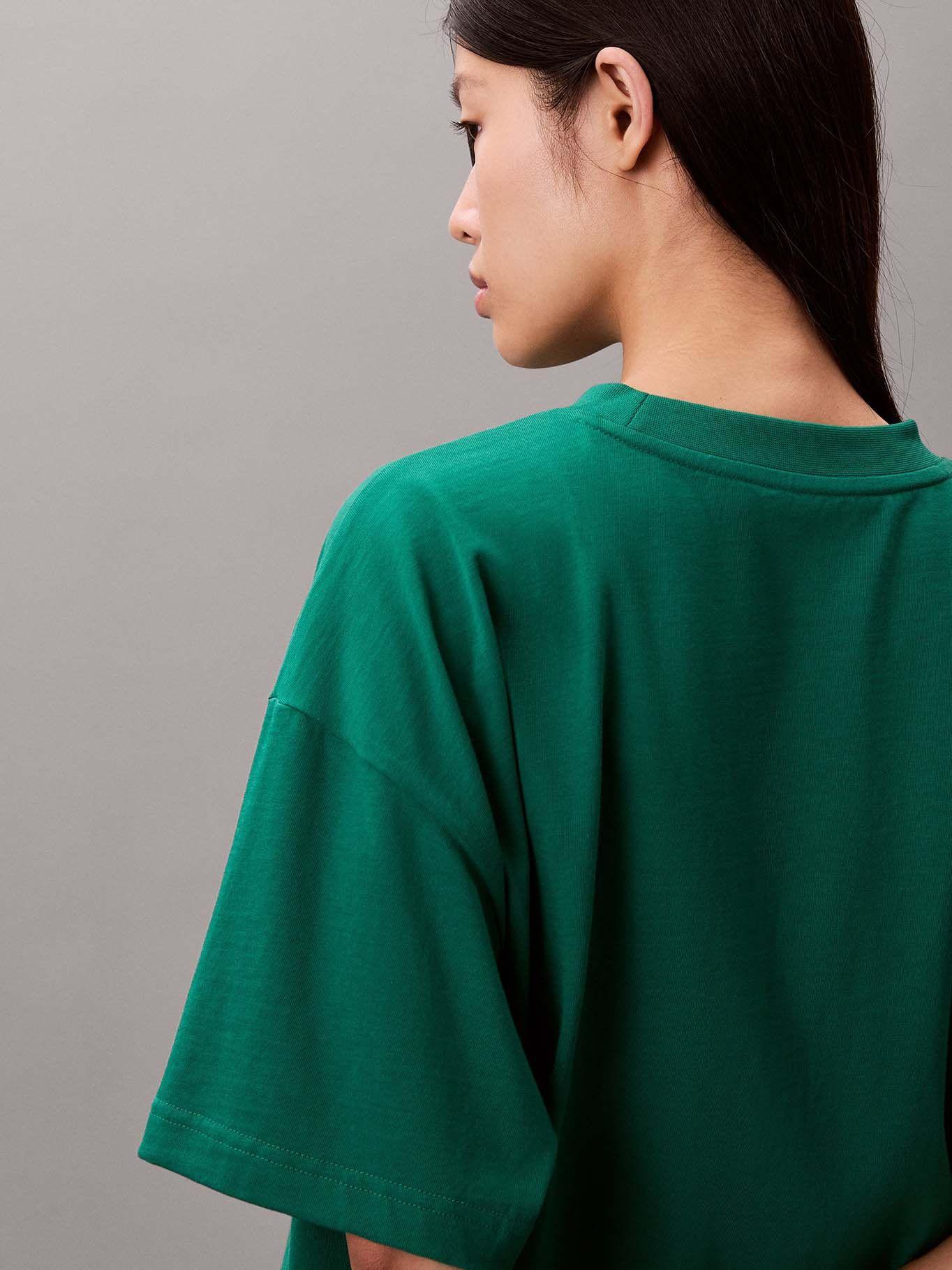 Polera Cropped Boxy con Logo Verde Calvin Klein-5