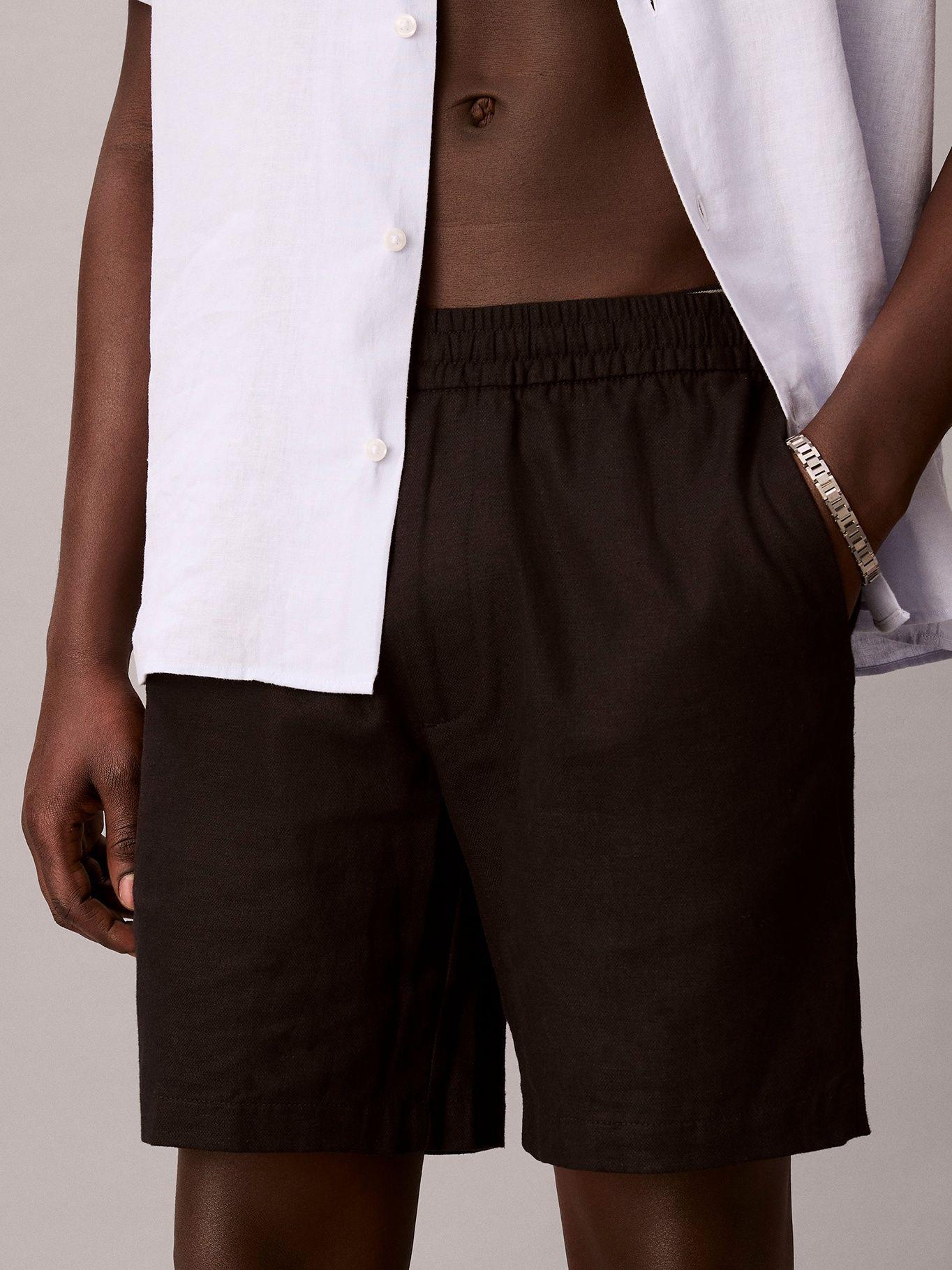Short Recto Pull-On de Lino Negro Calvin Klein-1