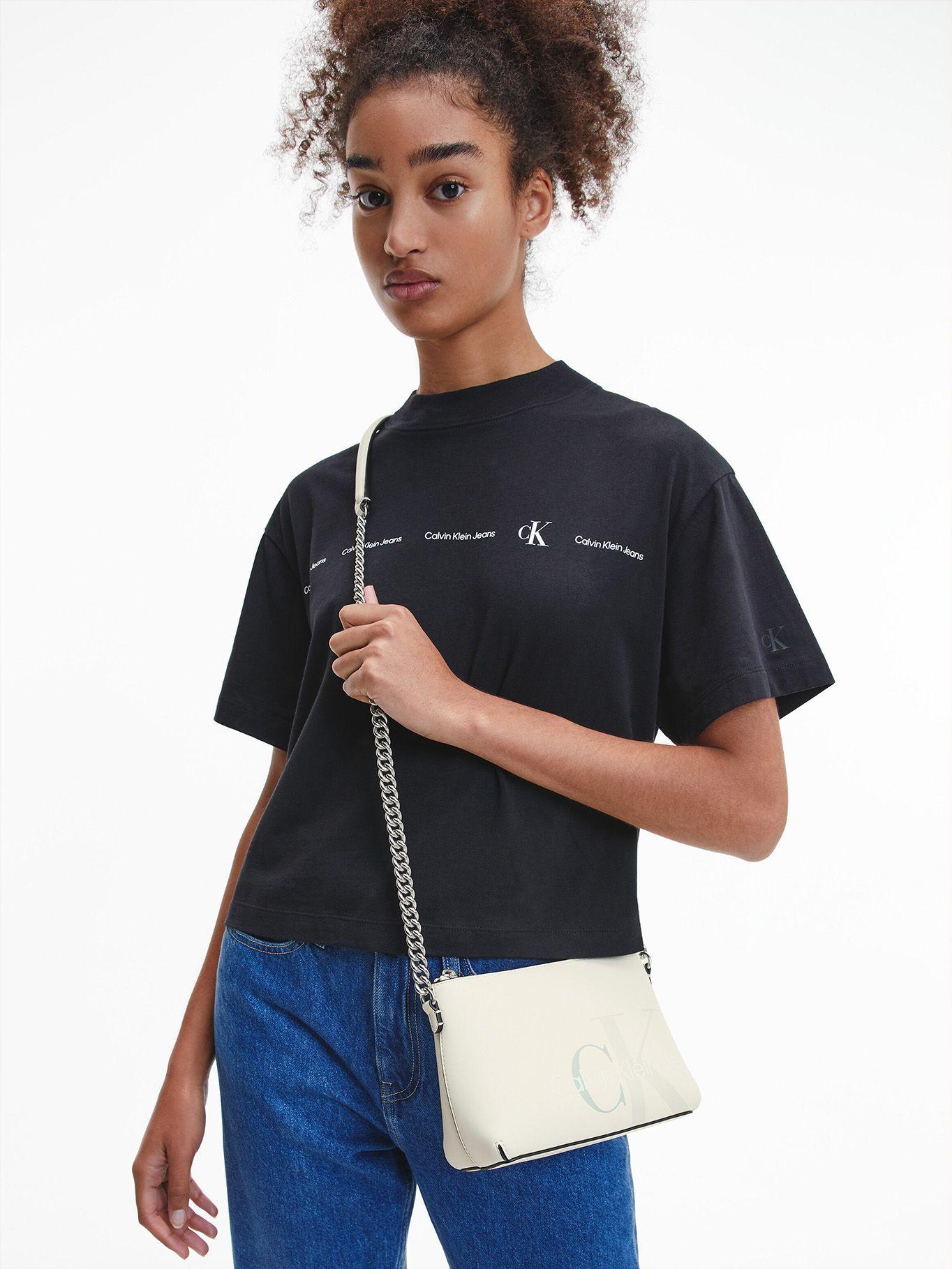 Cartera Xbody Sculpted Mono Crema Calvin Klein-3