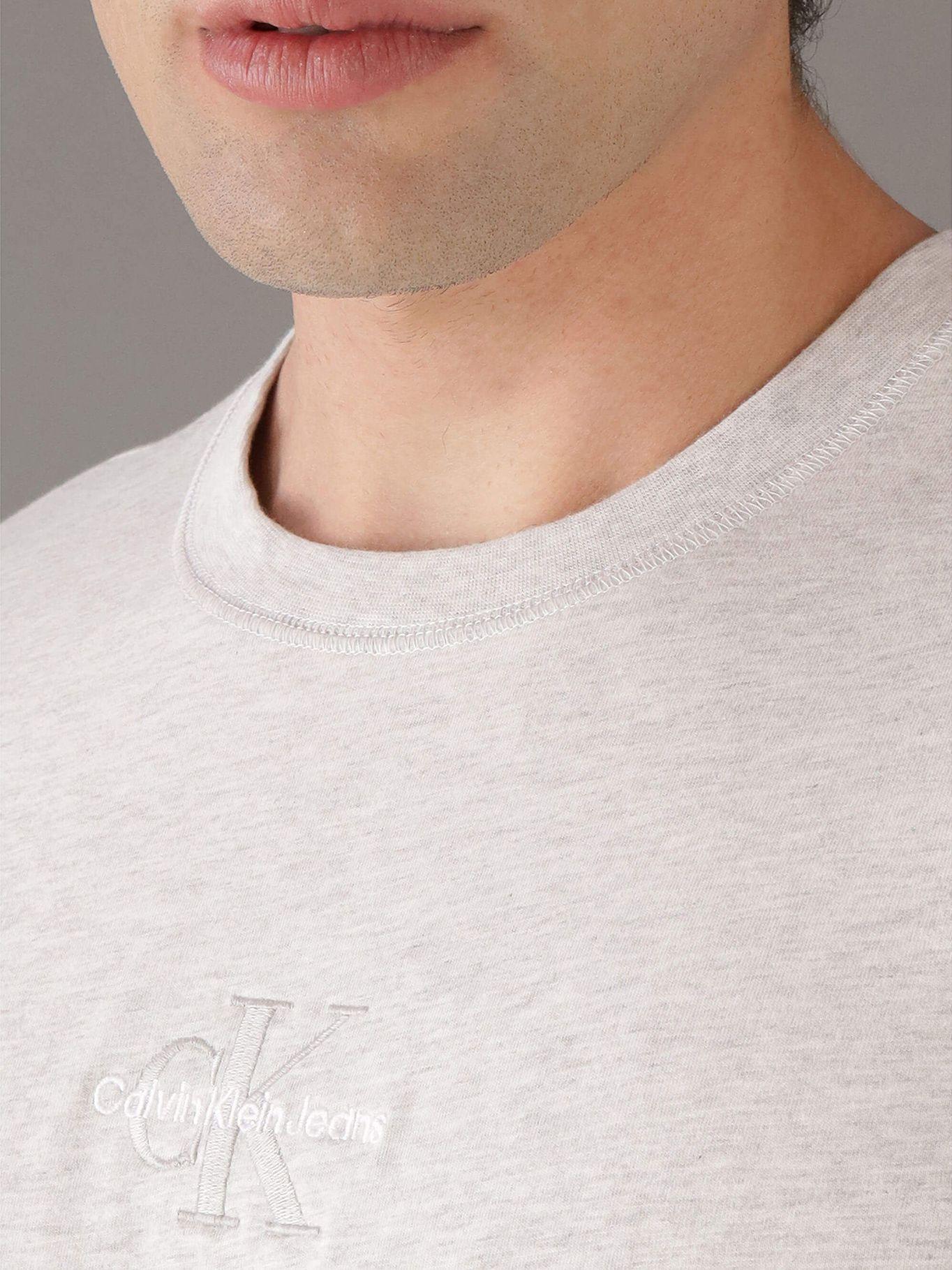 Polera Monologo Gris 6G Calvin Klein-3