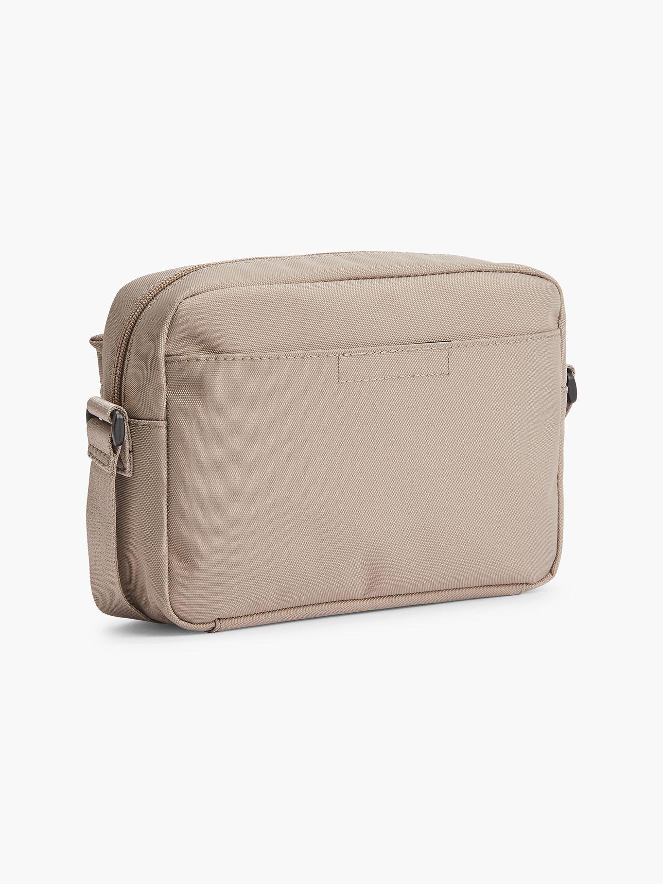 Cartera Sport Essentials Beige Calvin Klein-1